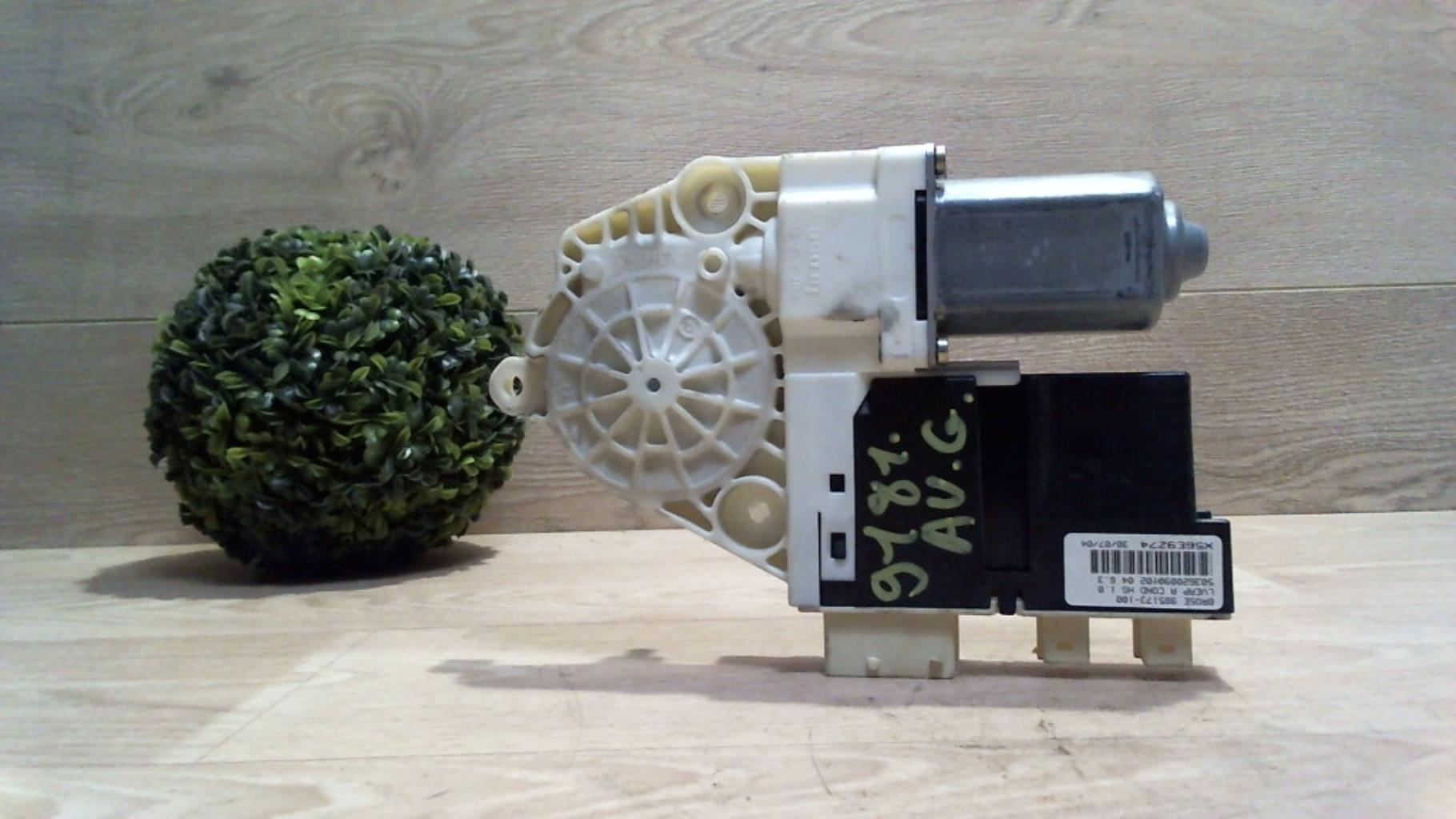 Moteur leve vitre avant gauche