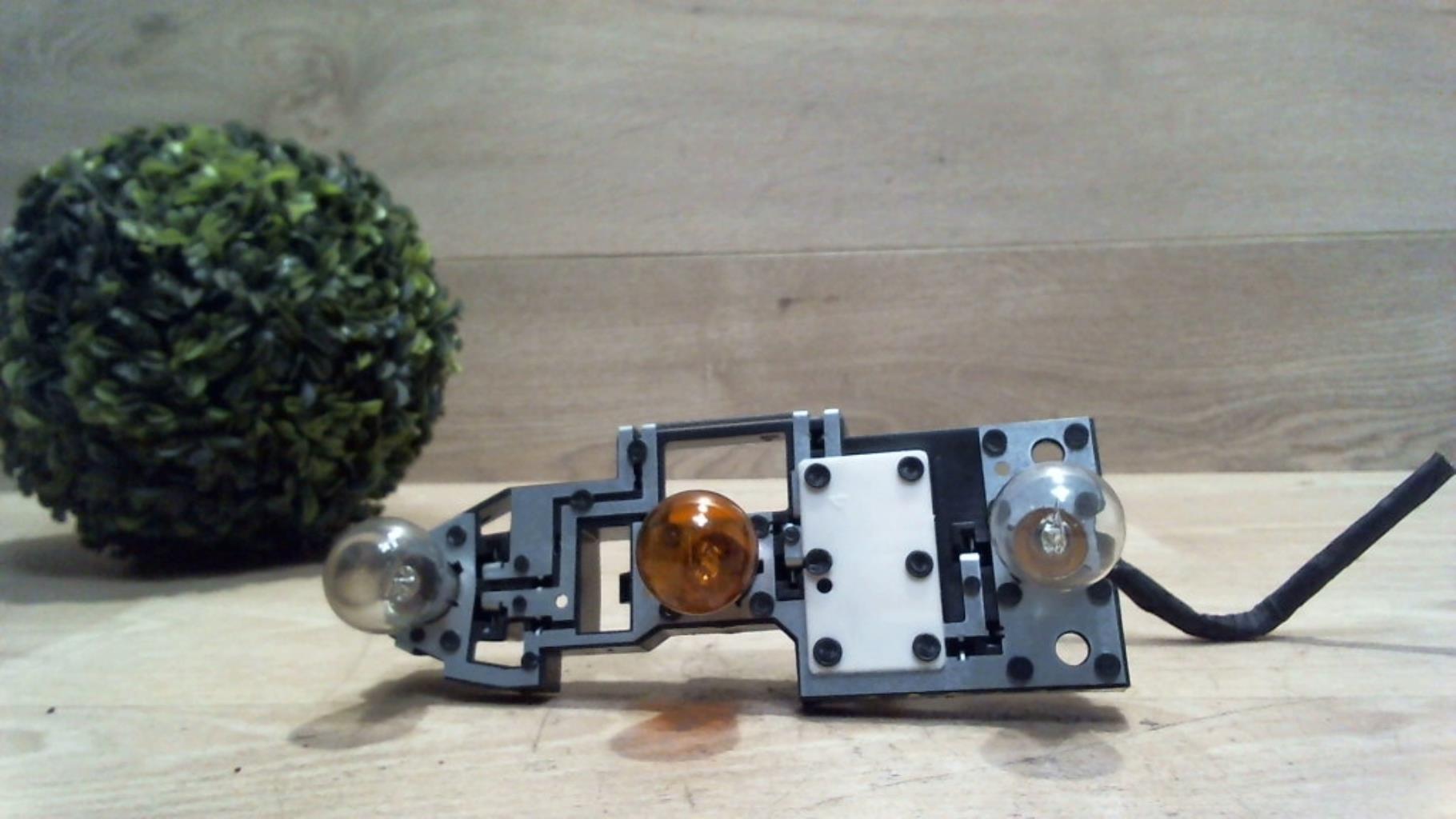 Platine feu arriere gauche