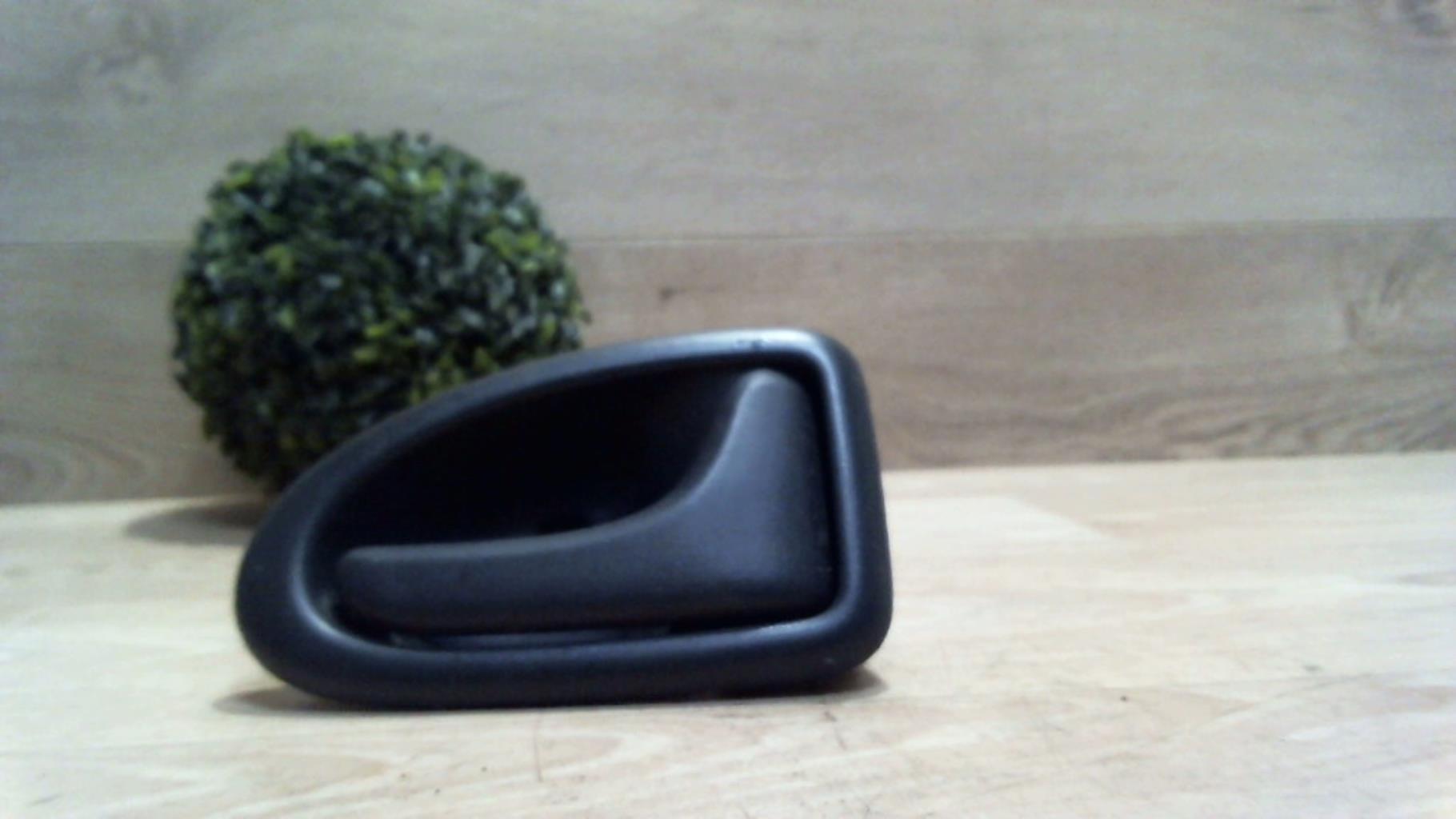Poignee interieur avant gauche