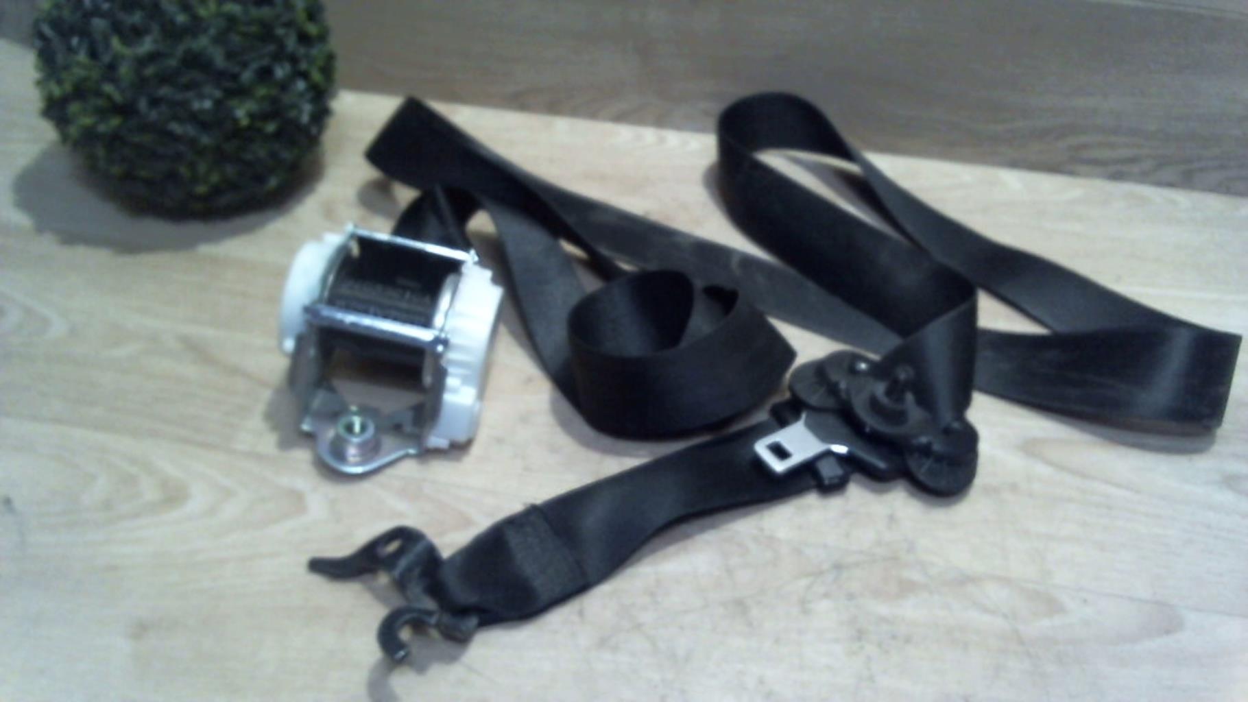 Ceinture avant gauche