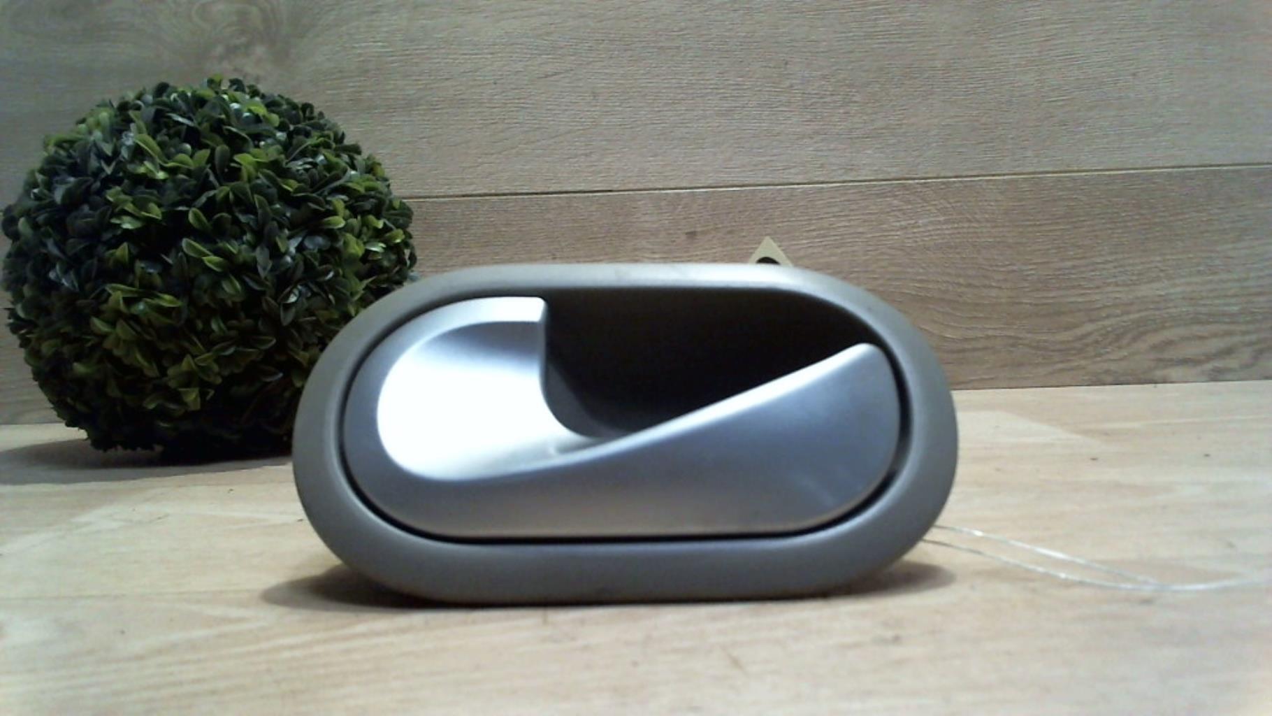 Poignee interieur arriere gauche