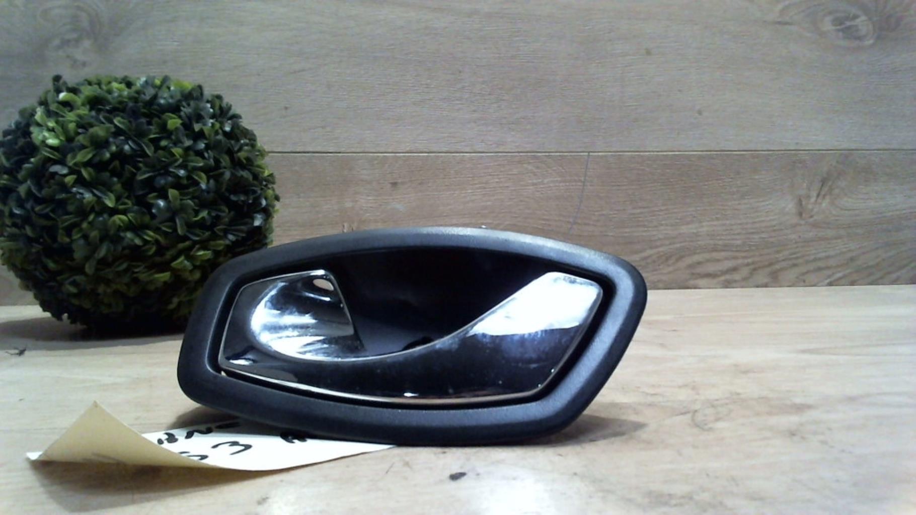 Poignee interieur arriere gauche