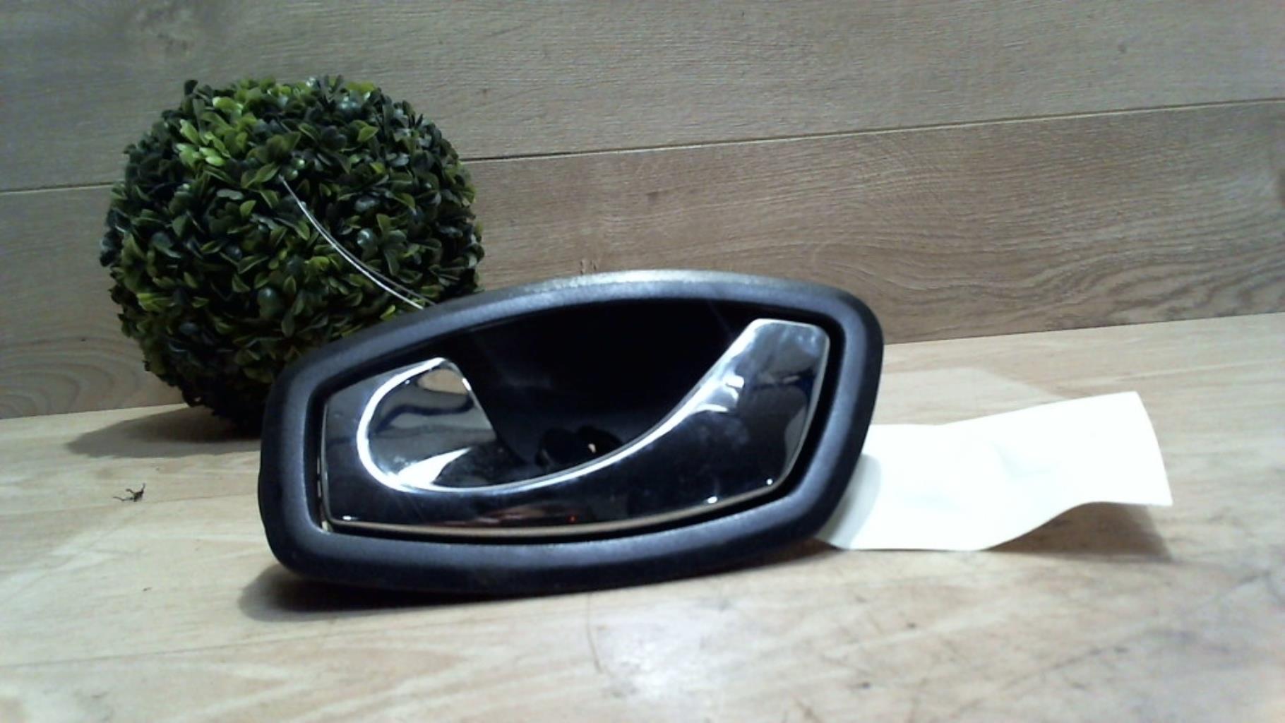 Poignee interieur avant gauche