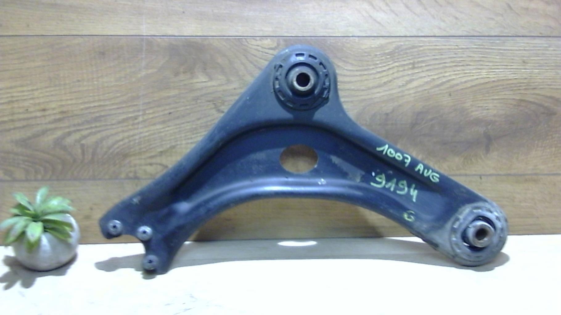 Triangle avant gauche