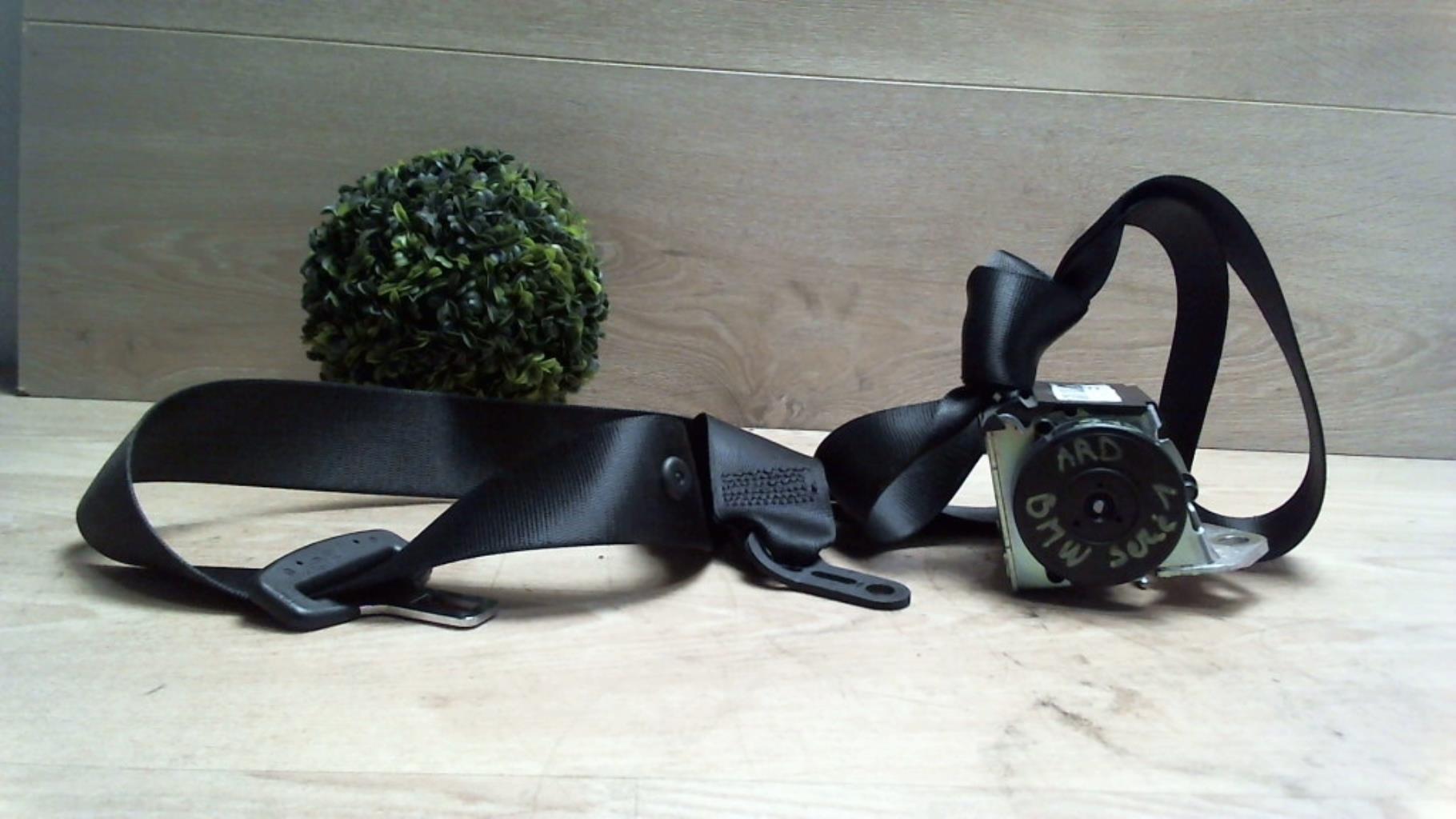 Ceinture arriere droit