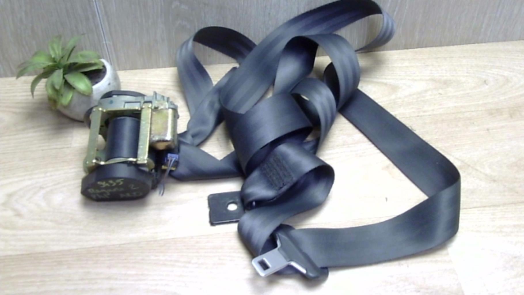 Ceinture arriere droit