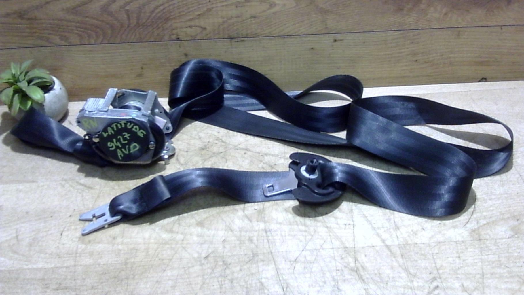 Ceinture avant droit