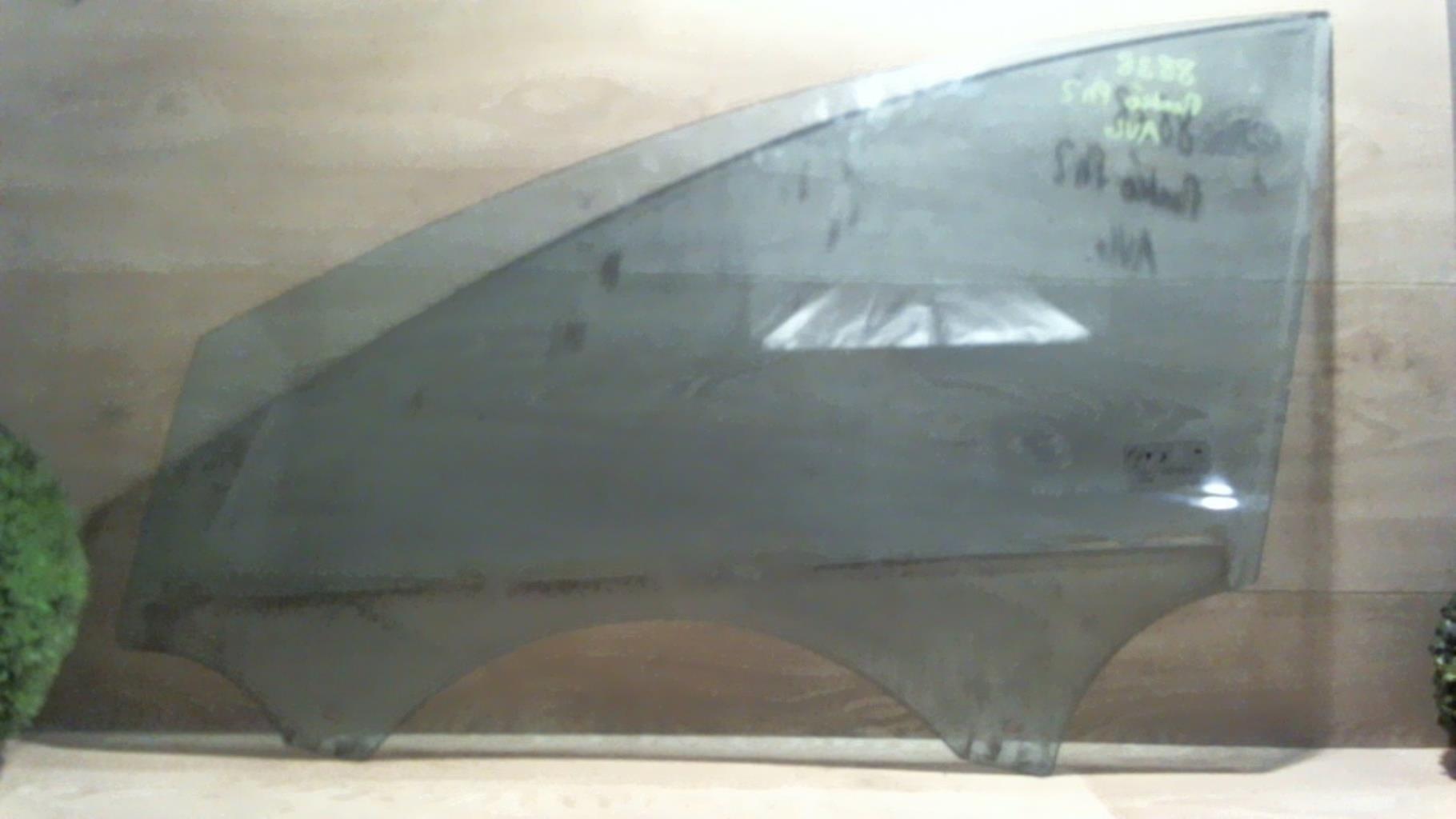 Vitre avant gauche