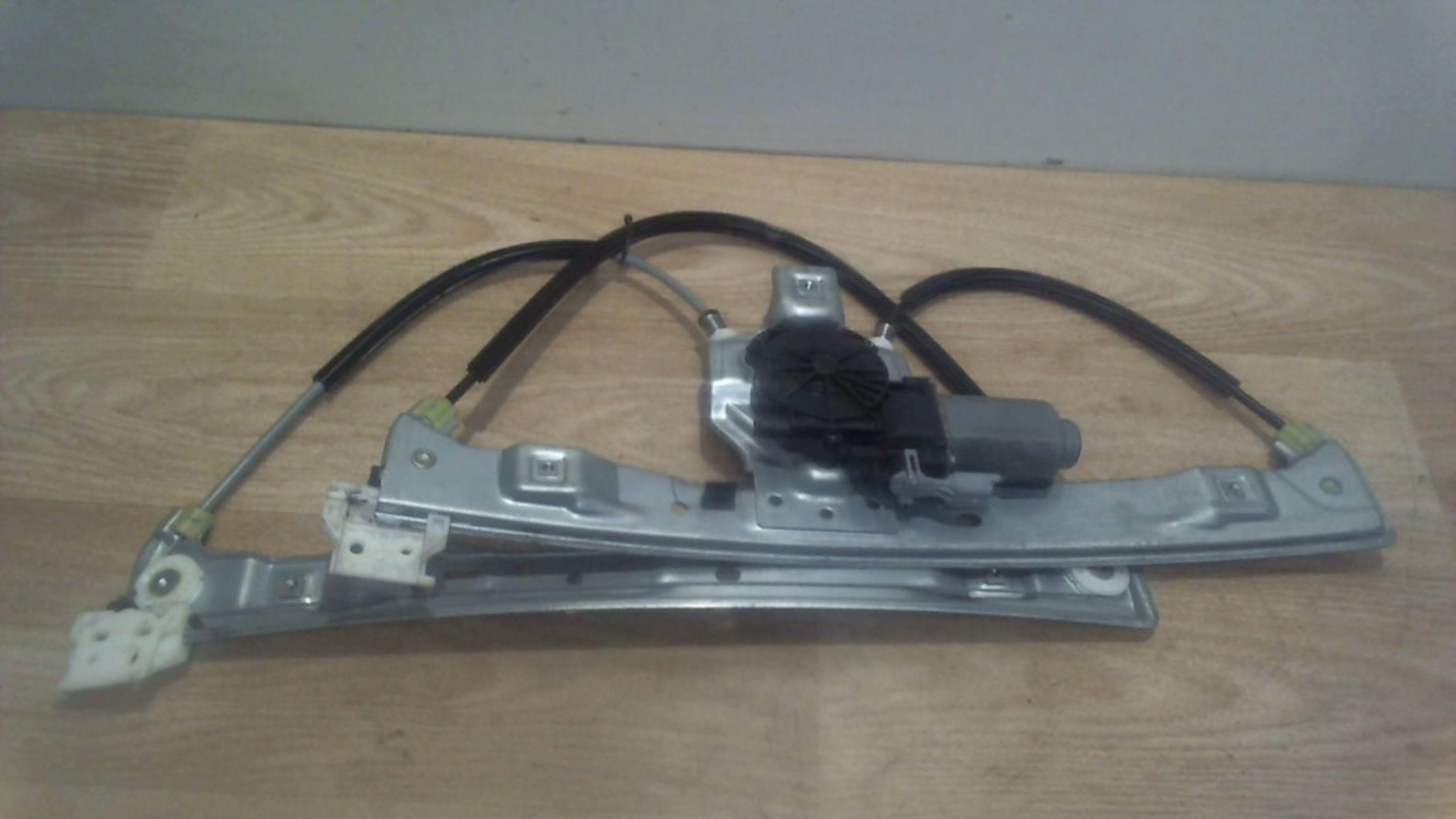 Leve vitre electrique avant droit