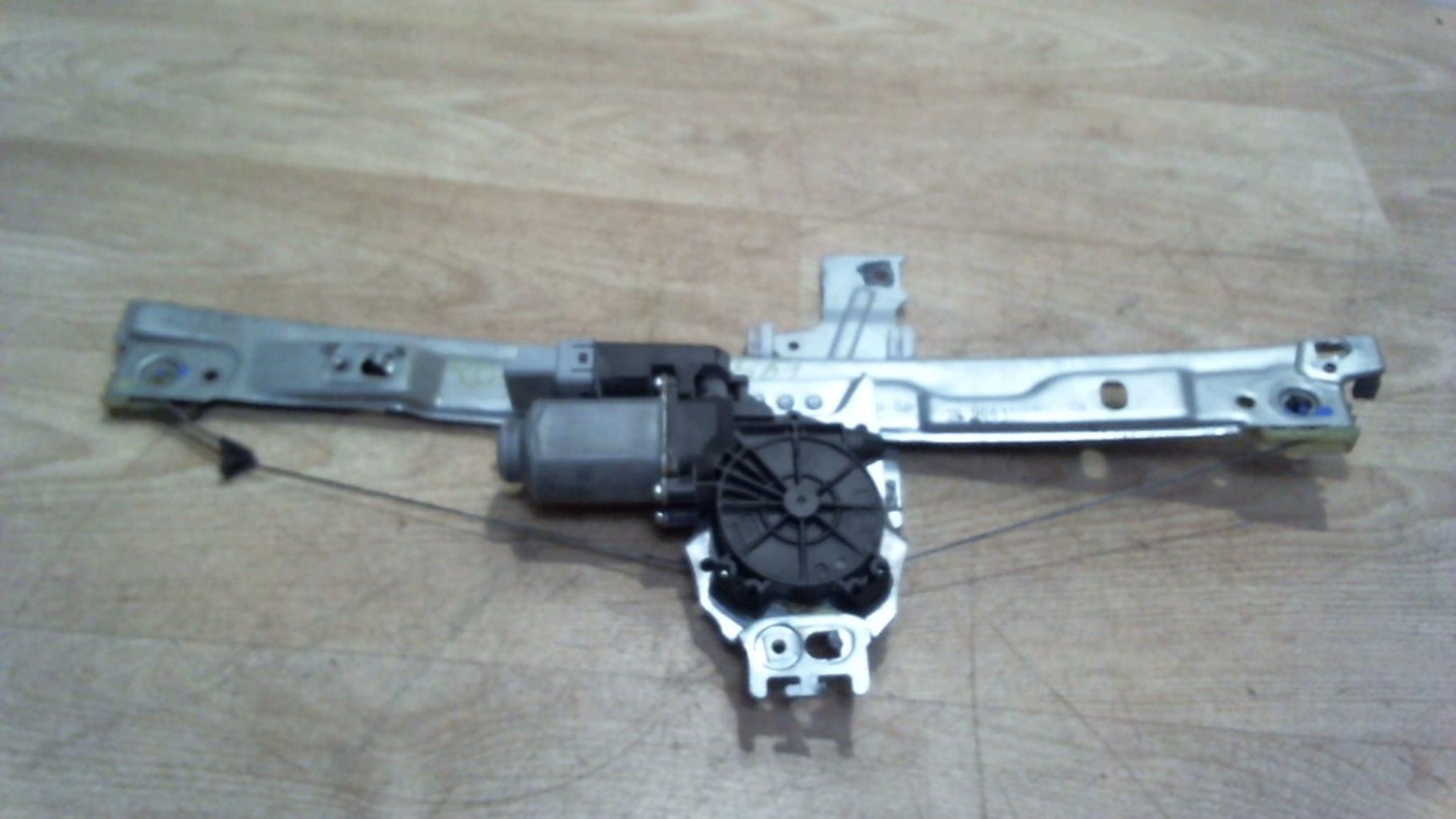 Leve vitre electrique avant gauche