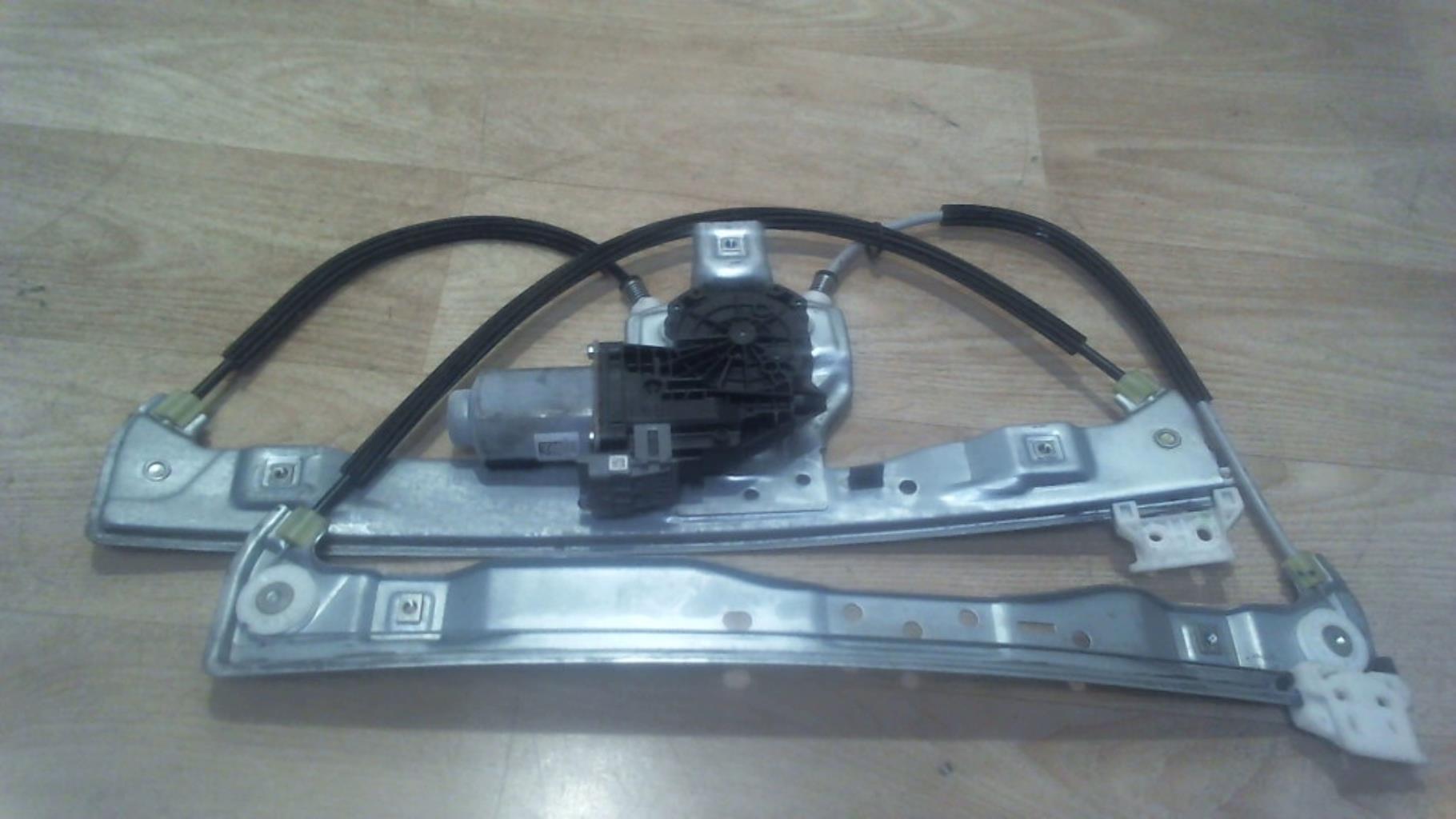 Leve vitre electrique avant gauche