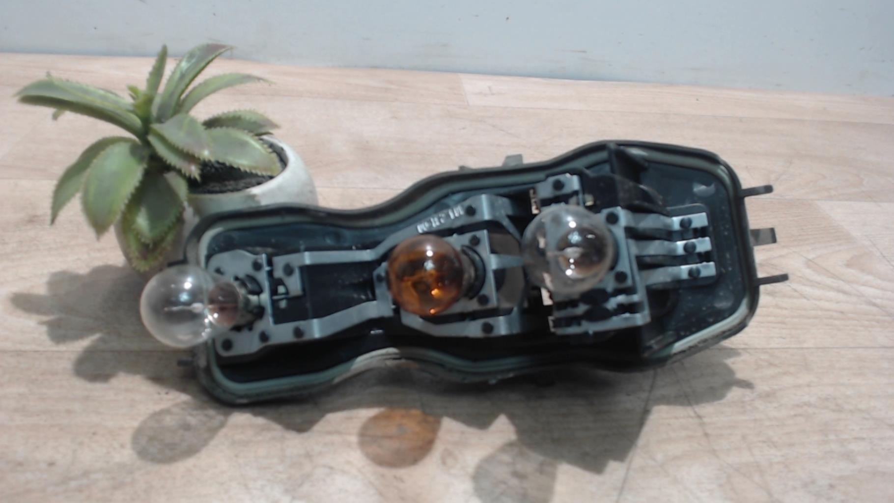 Platine feu arriere gauche