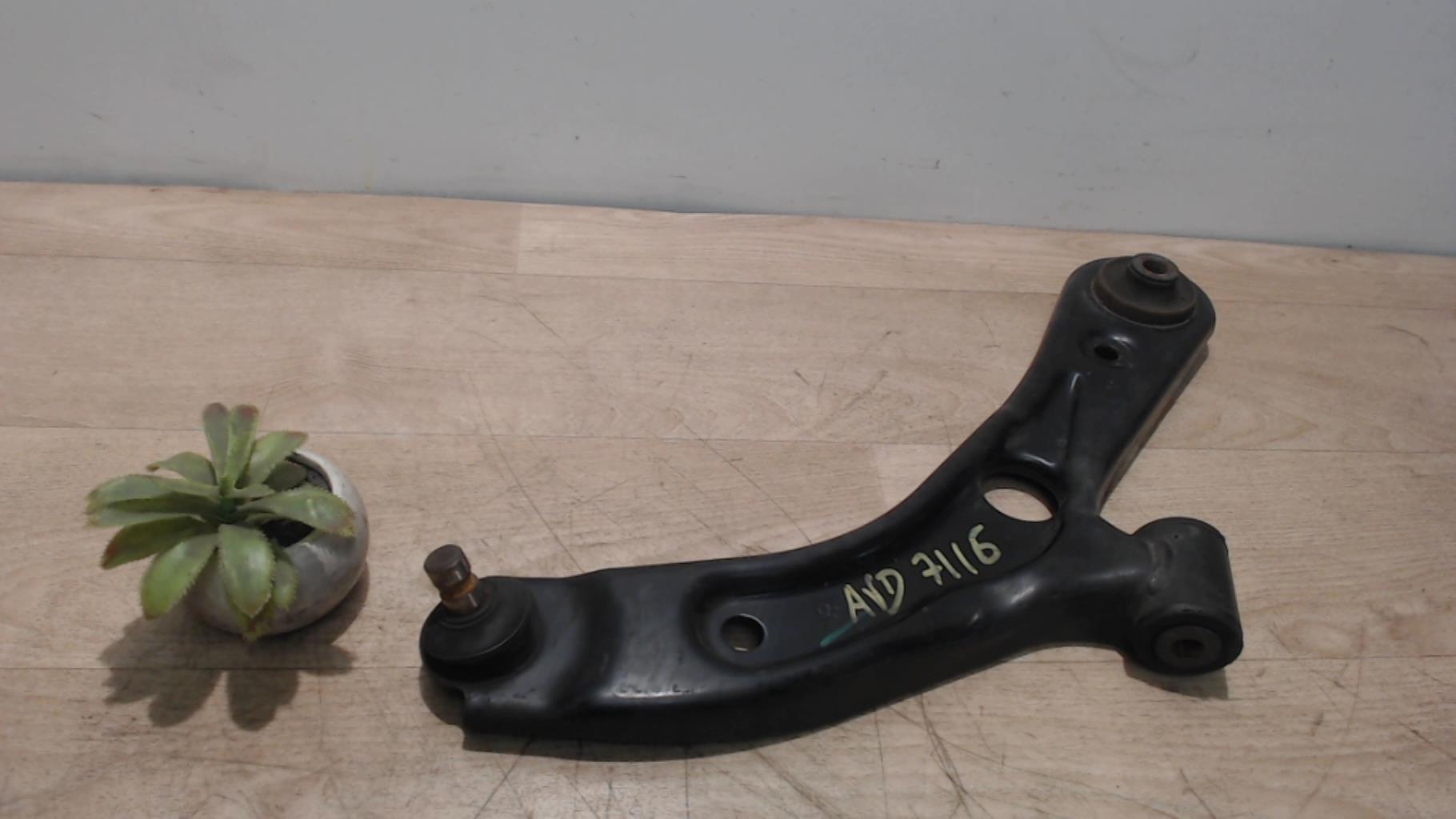 Triangle avant droit