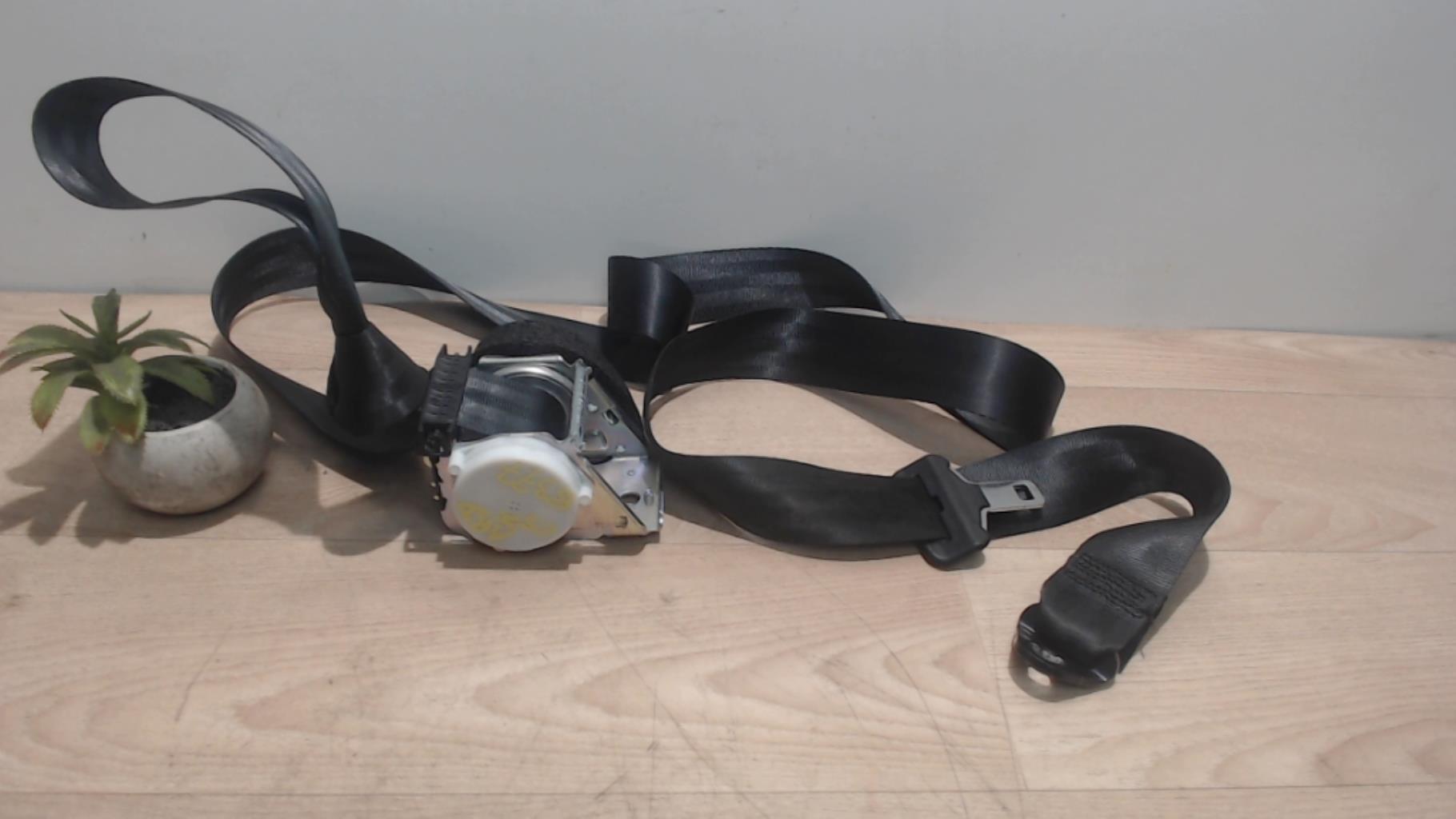 Ceinture arriere droit