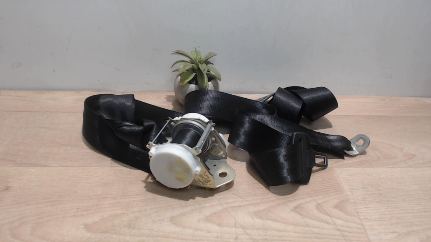 Ceinture arriere droit