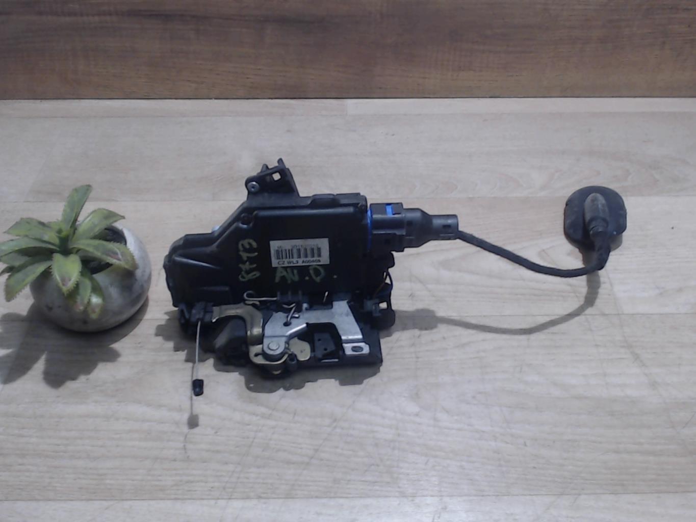 Serrure avant droit