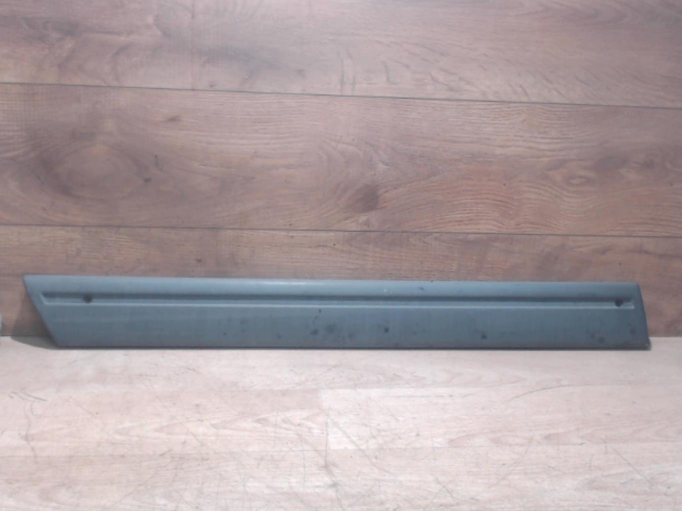 Baguette de porte arriere gauche 