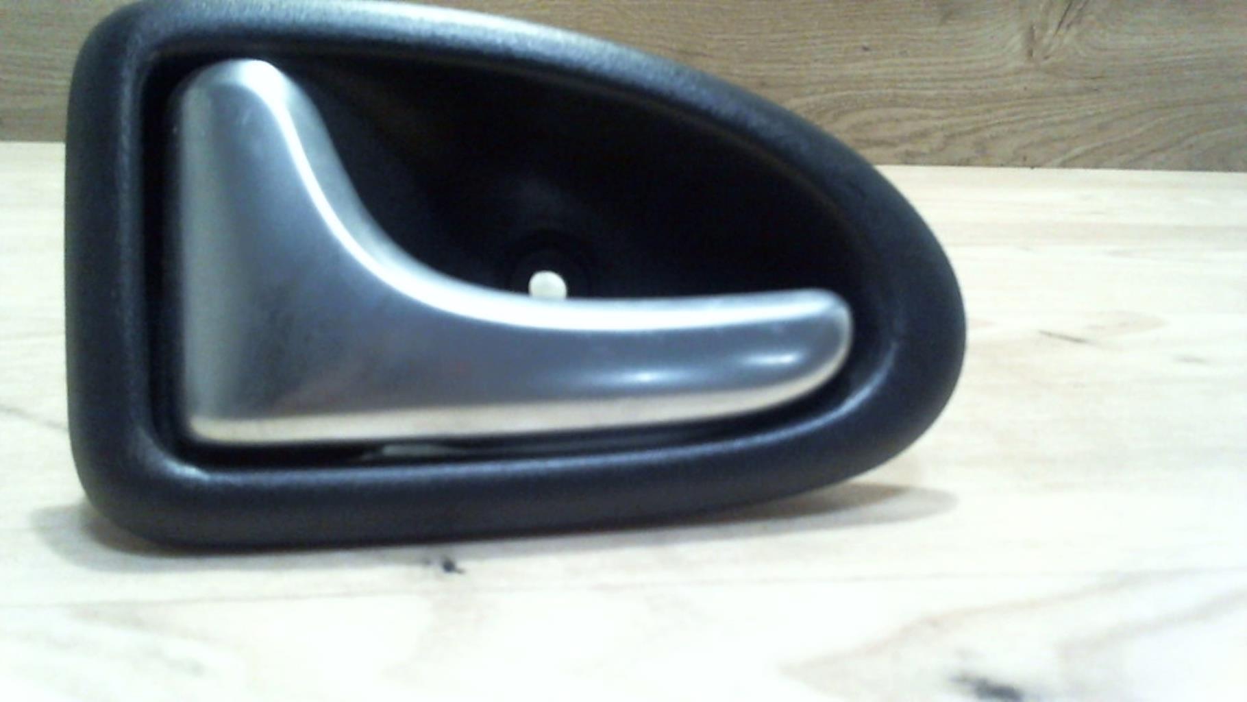 Poignee interieur arriere gauche