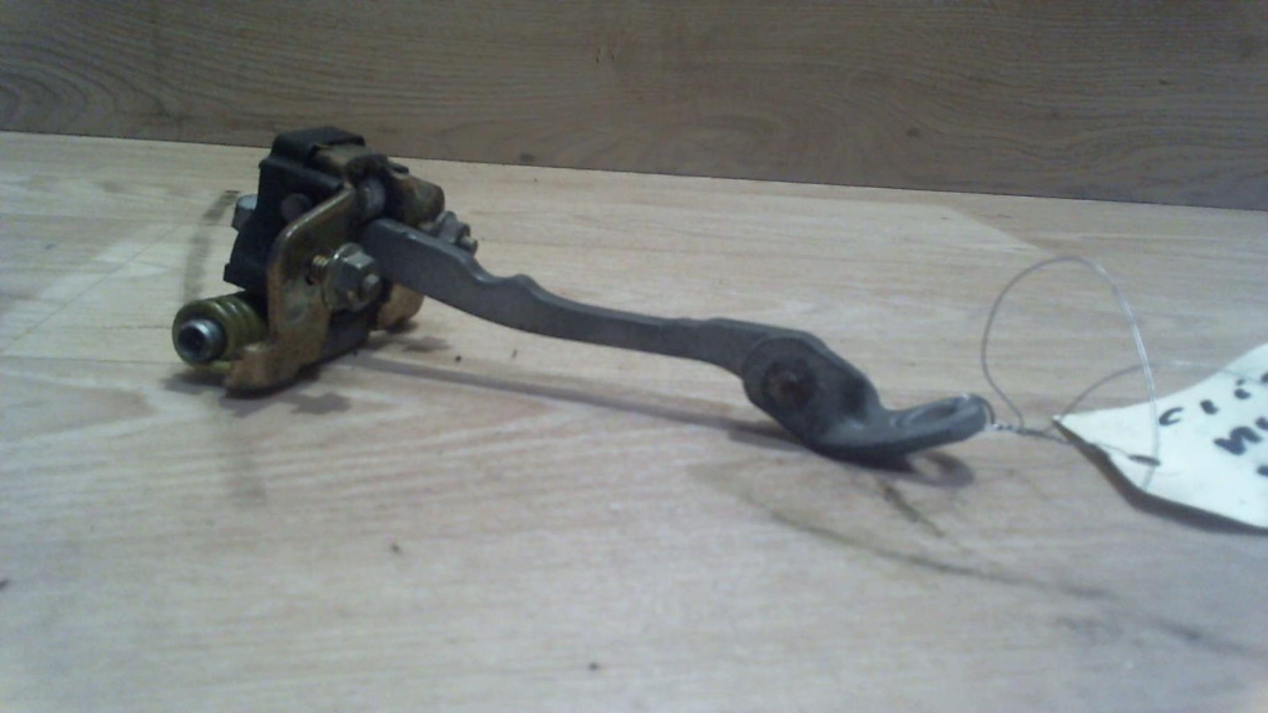 Tirant de porte avant gauche