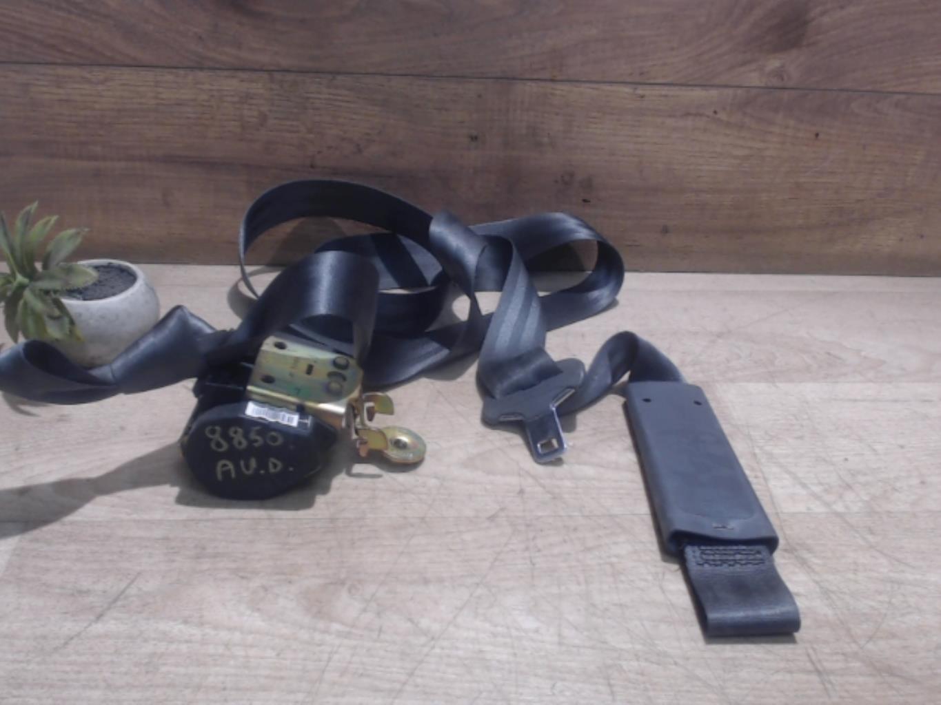 Ceinture avant droit