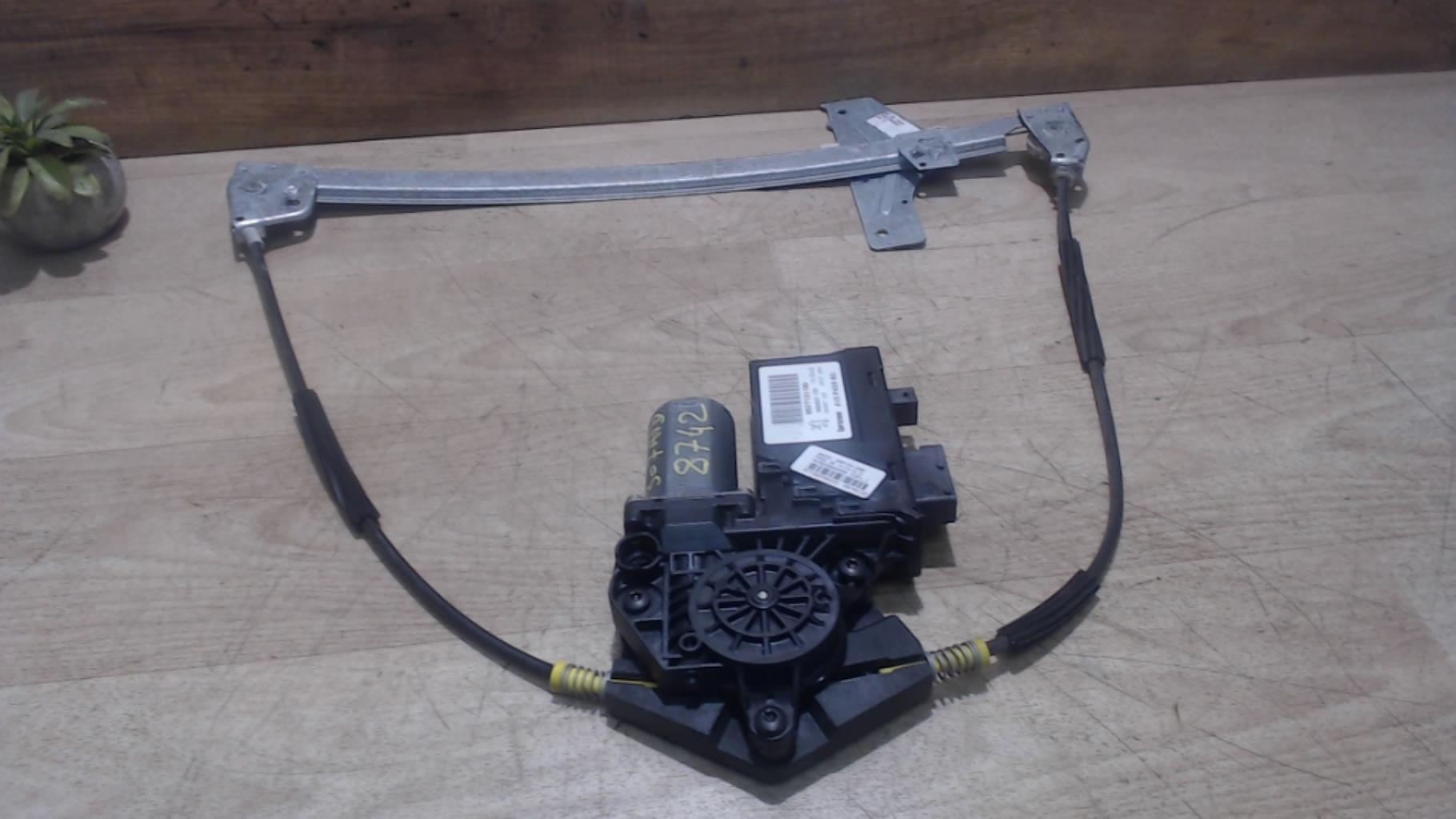 Leve vitre electrique avant droit