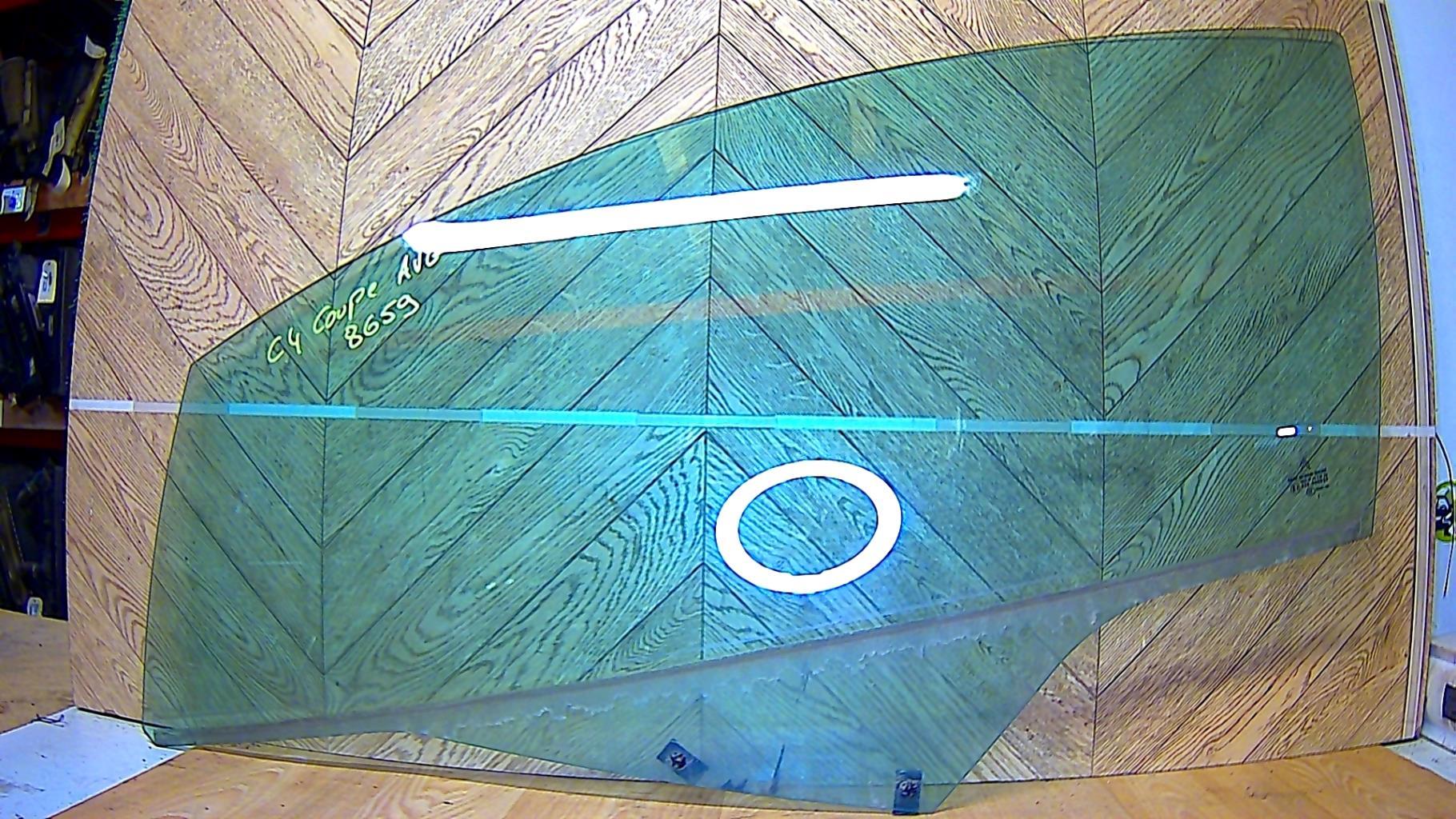 Vitre avant gauche