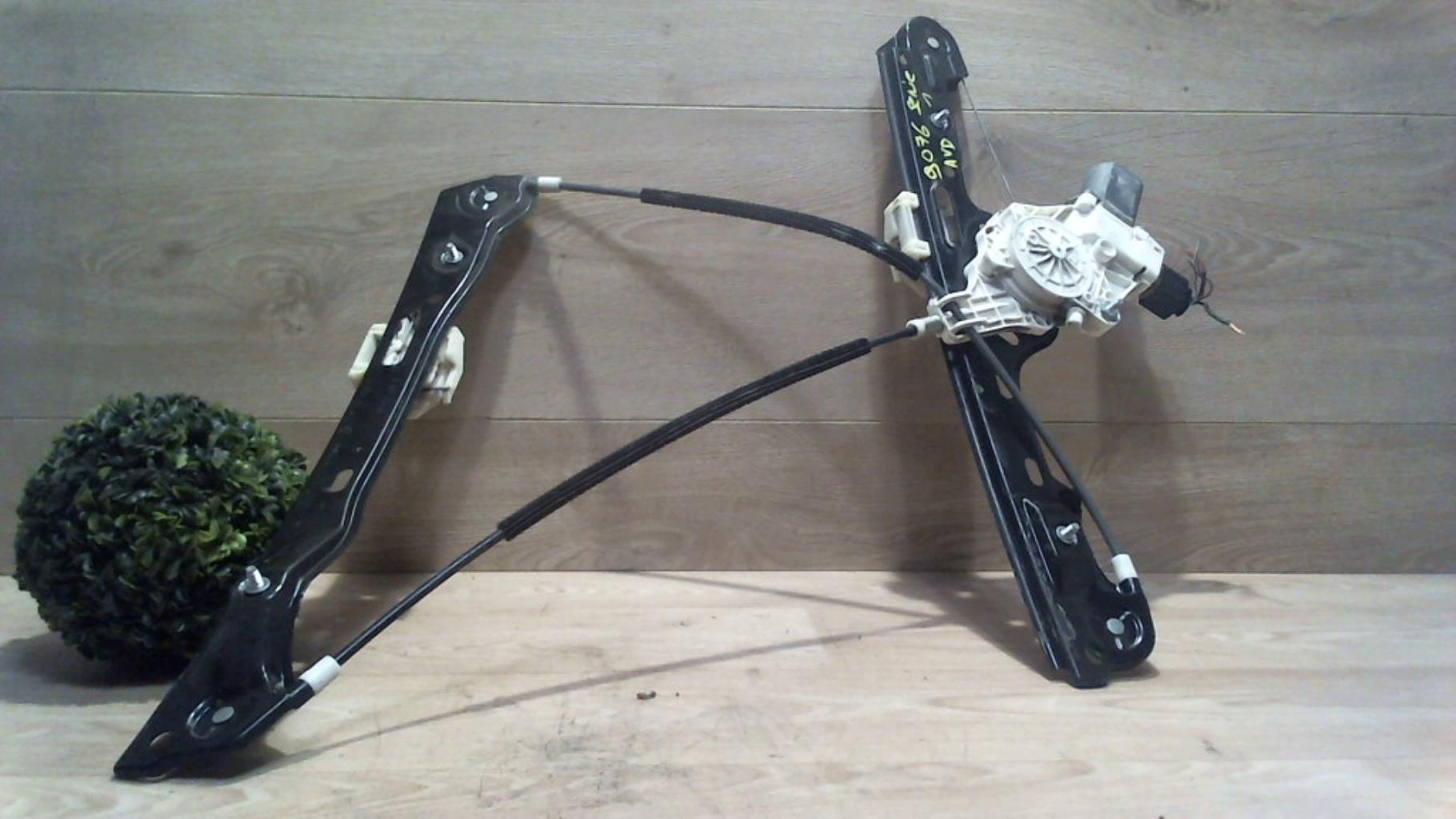 Leve vitre electrique avant droit