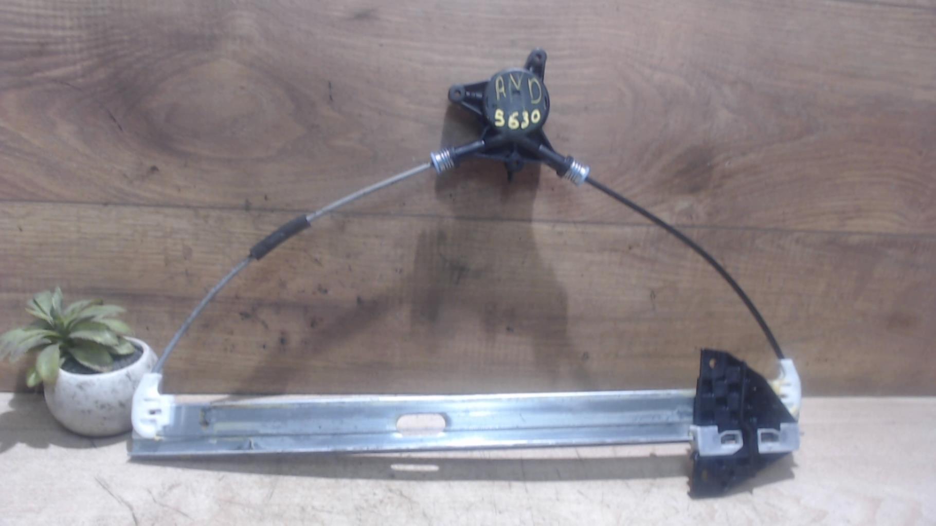 Mecanisme de leve vitre electrique avant droit