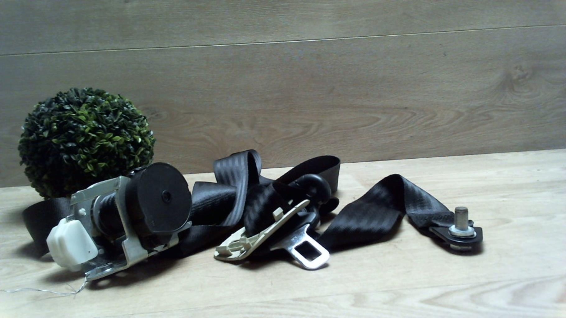 Ceinture arriere droit