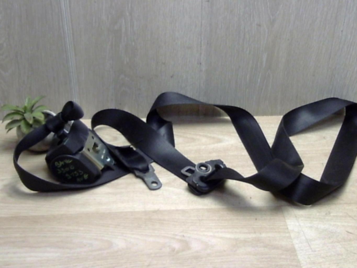 Ceinture avant gauche