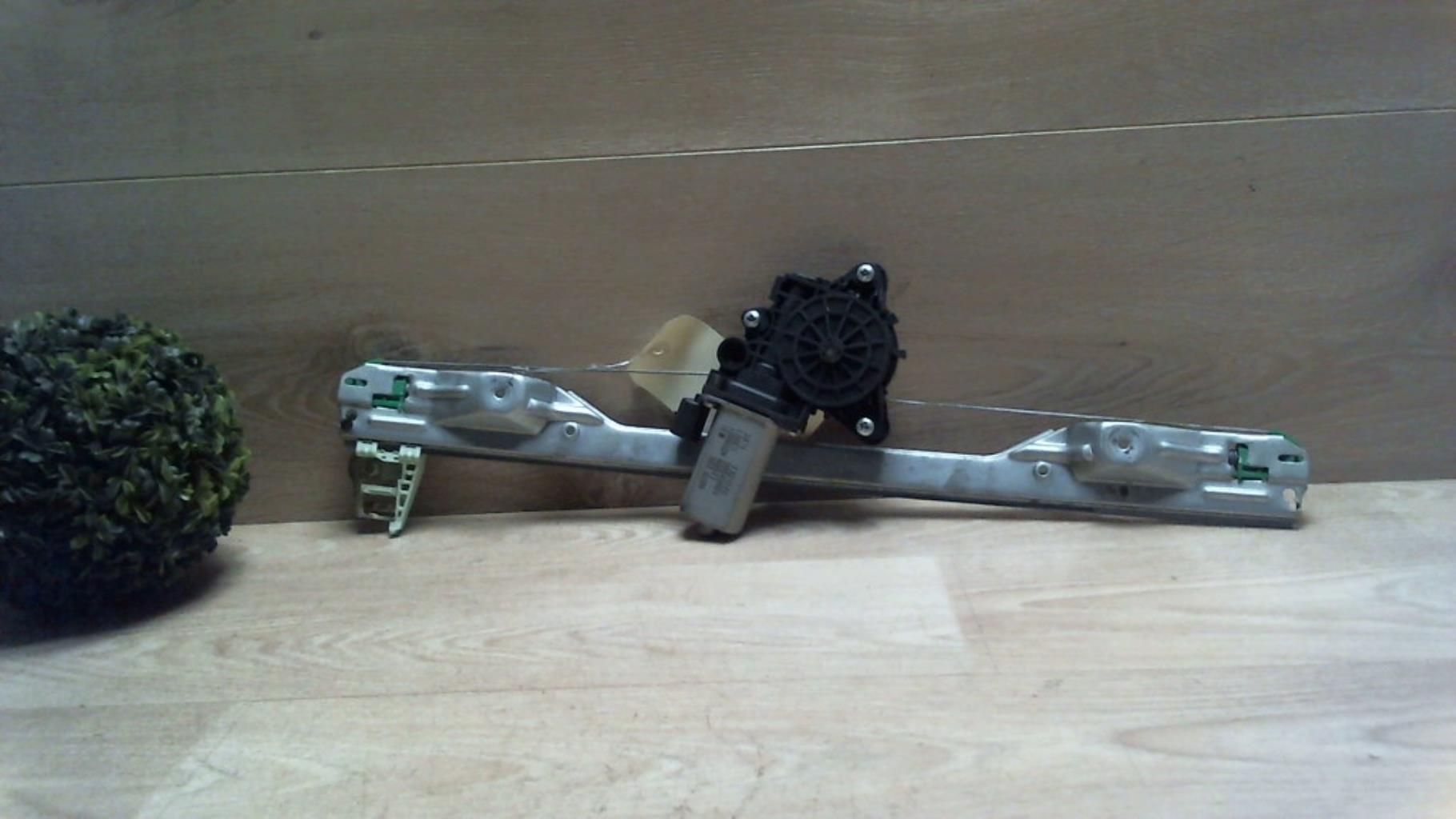 Leve vitre electrique arriere gauche