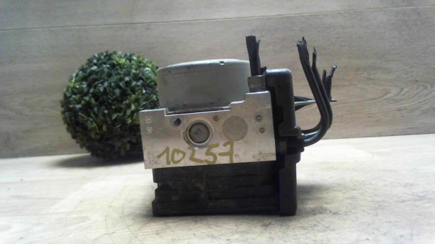 Bloc ABS (freins anti-blocage)