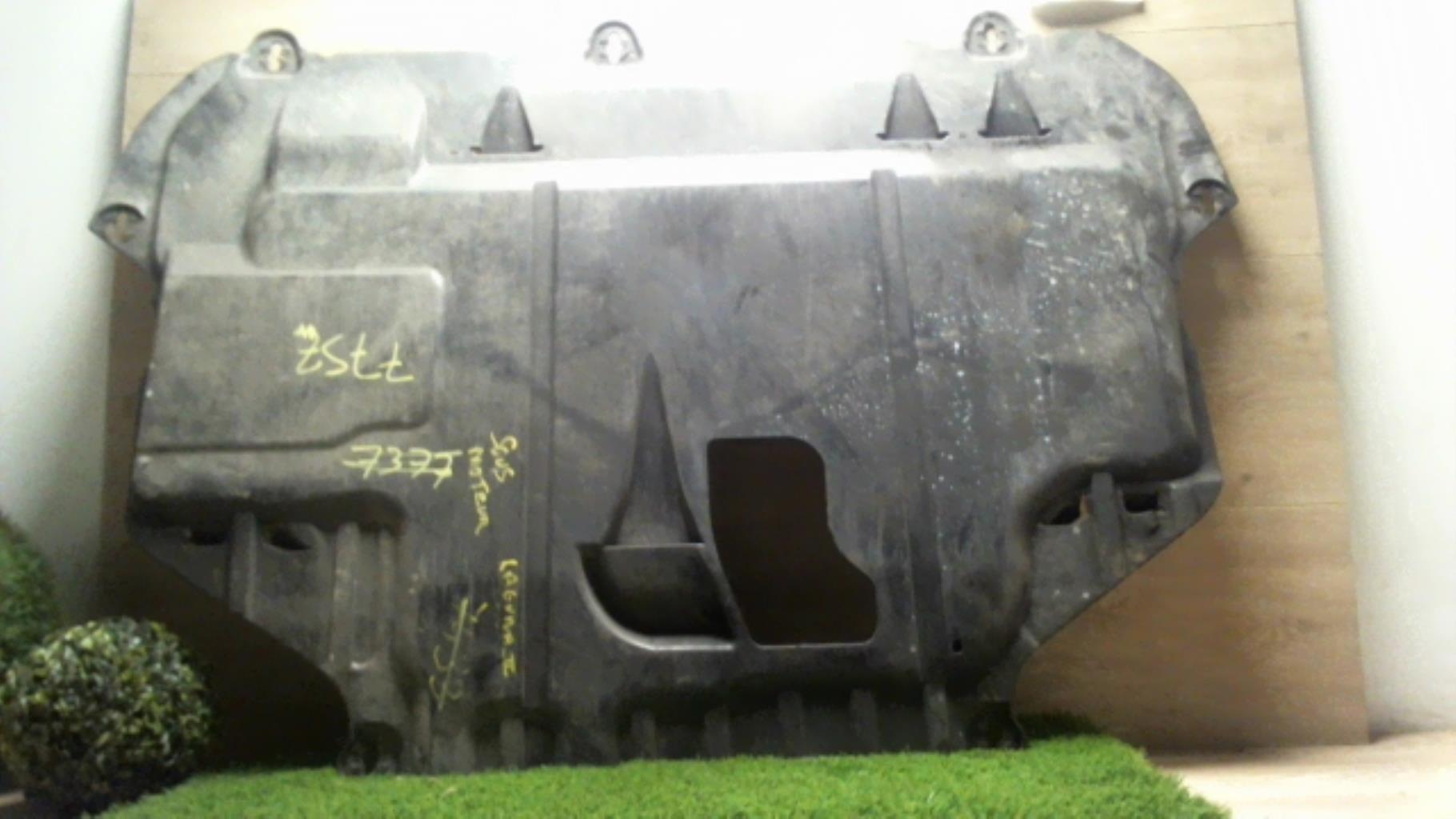 Cache sous moteur