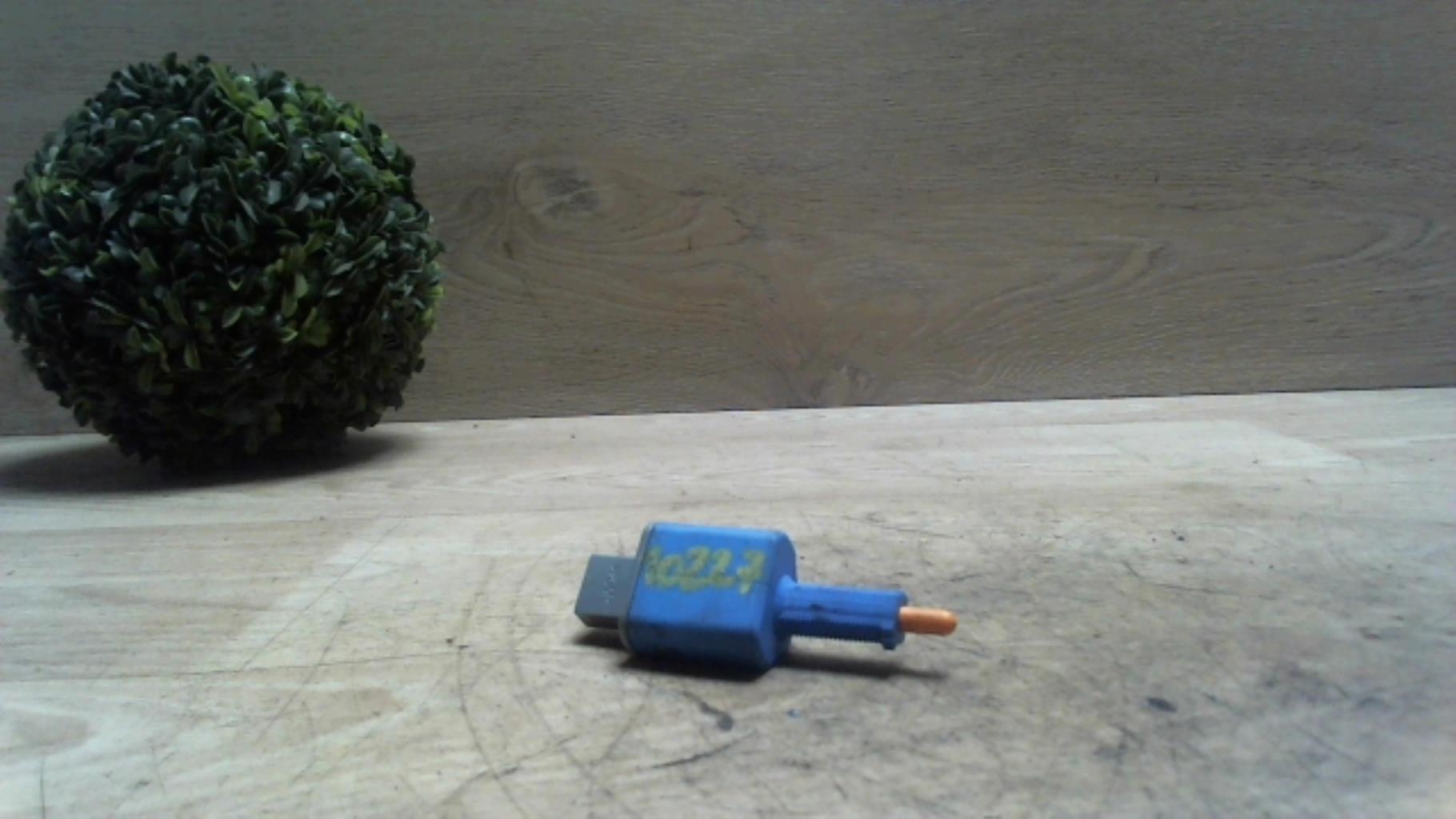 Contacteur feu stop
