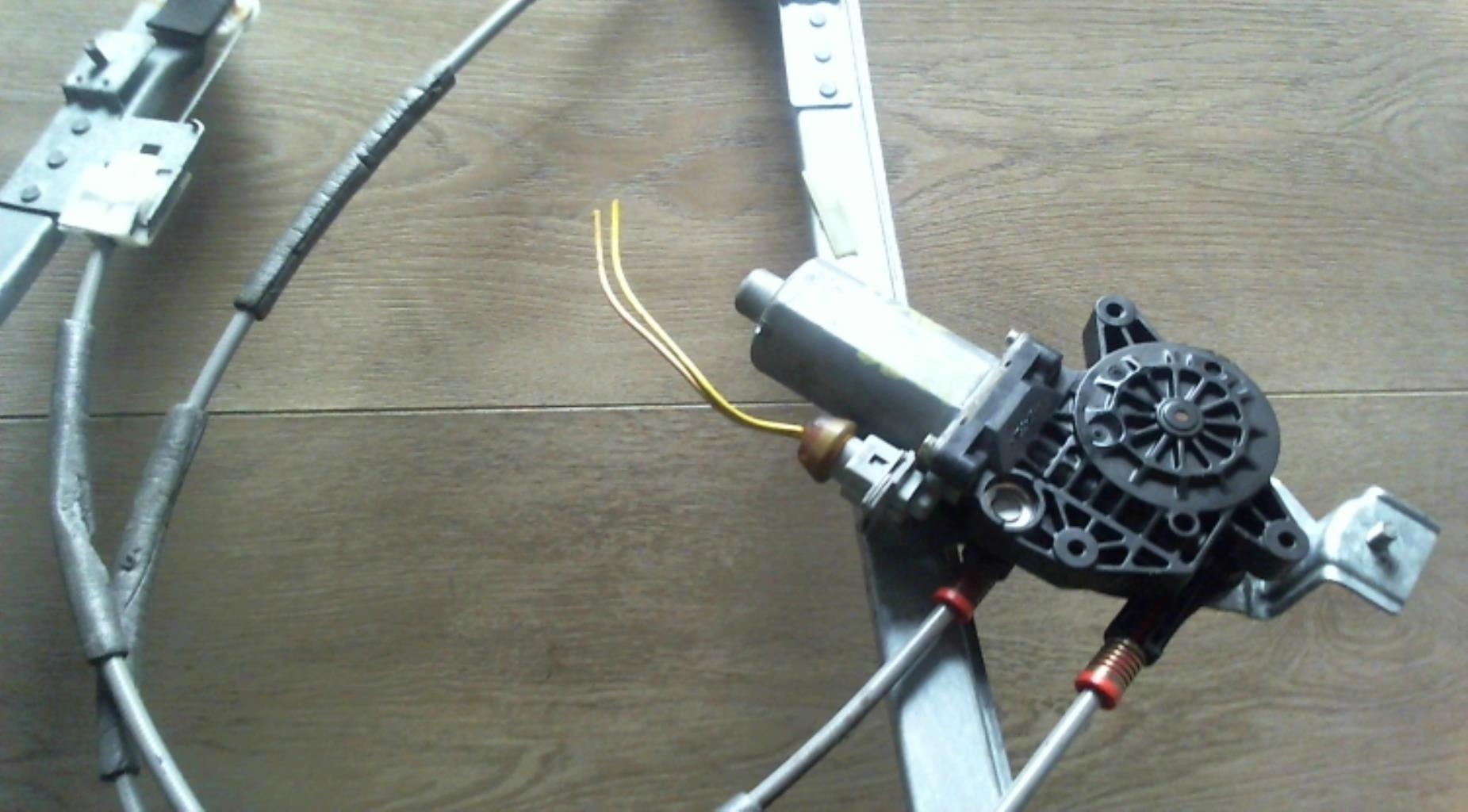 Leve vitre electrique avant droit