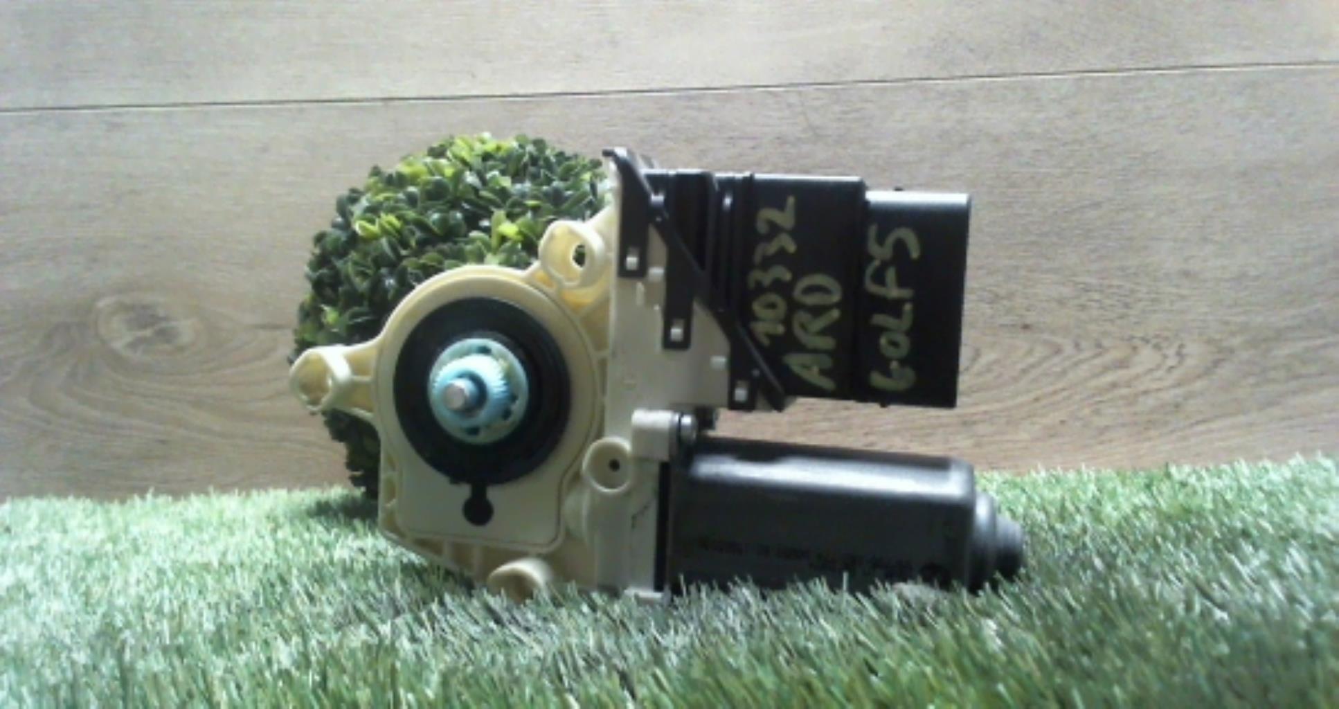 Moteur leve vitre arriere droit