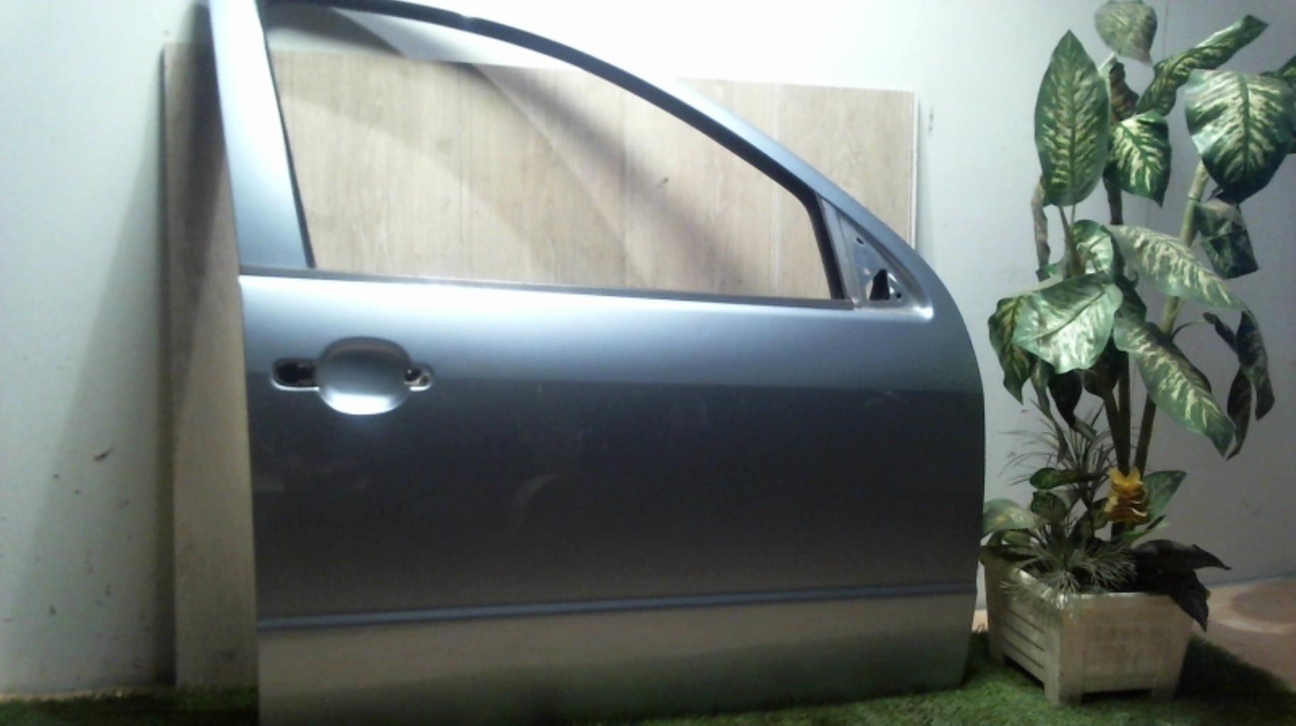 Porte avant droit