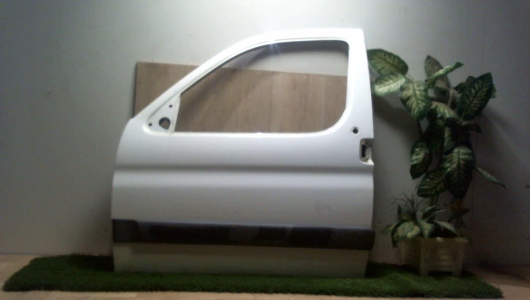 Porte avant gauche