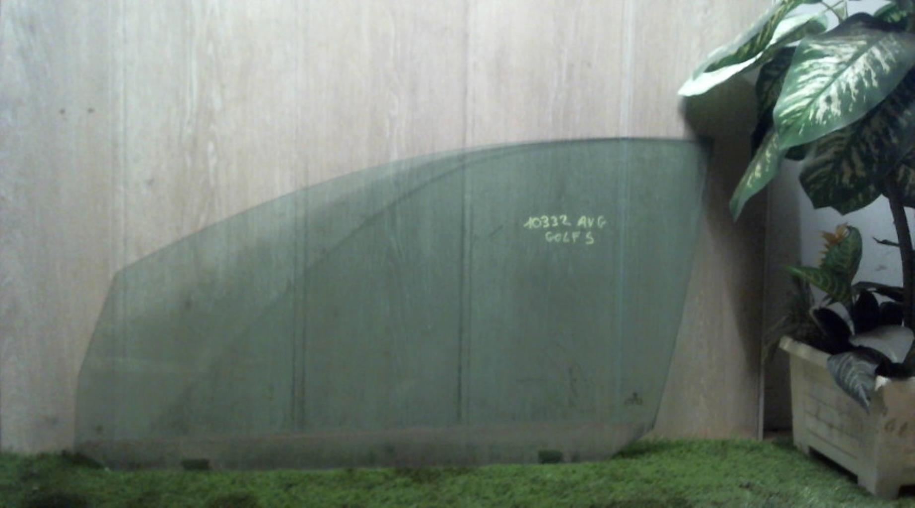 Vitre avant gauche
