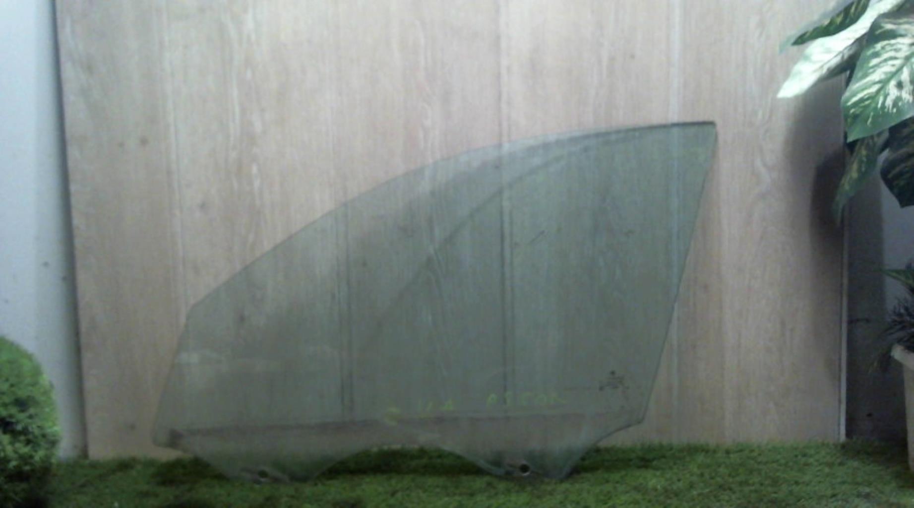 Vitre avant gauche