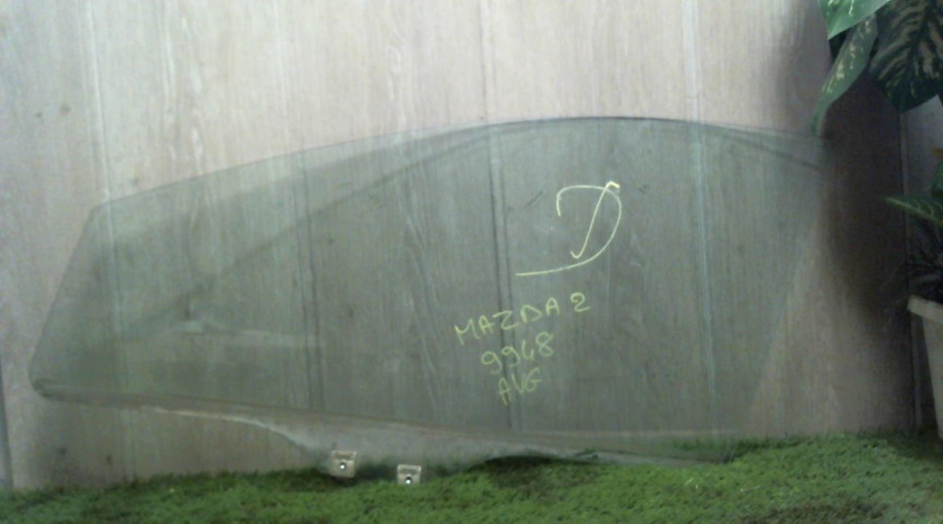 Vitre avant gauche