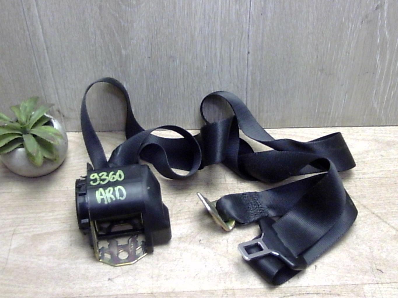 Ceinture arriere droit