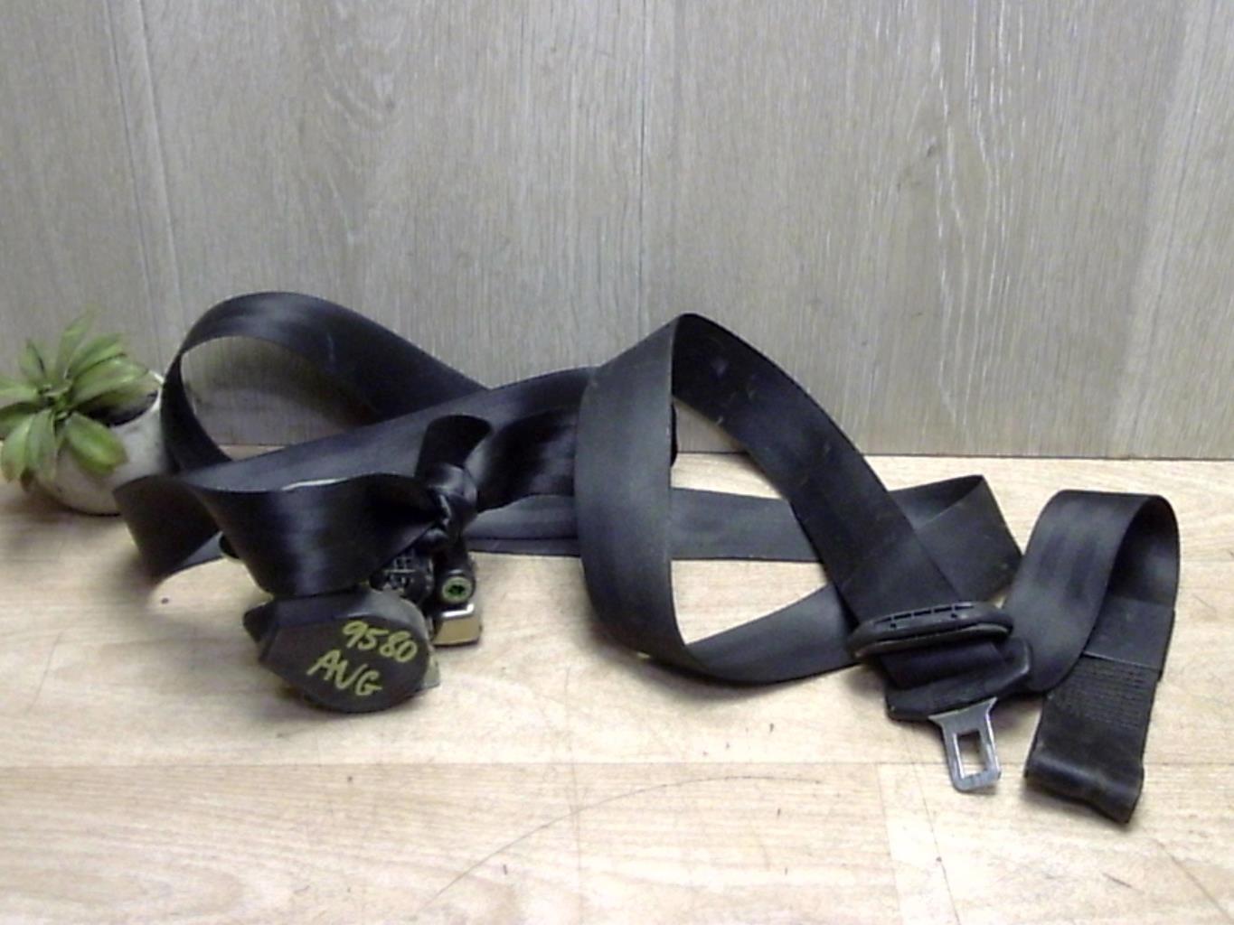 Ceinture avant gauche