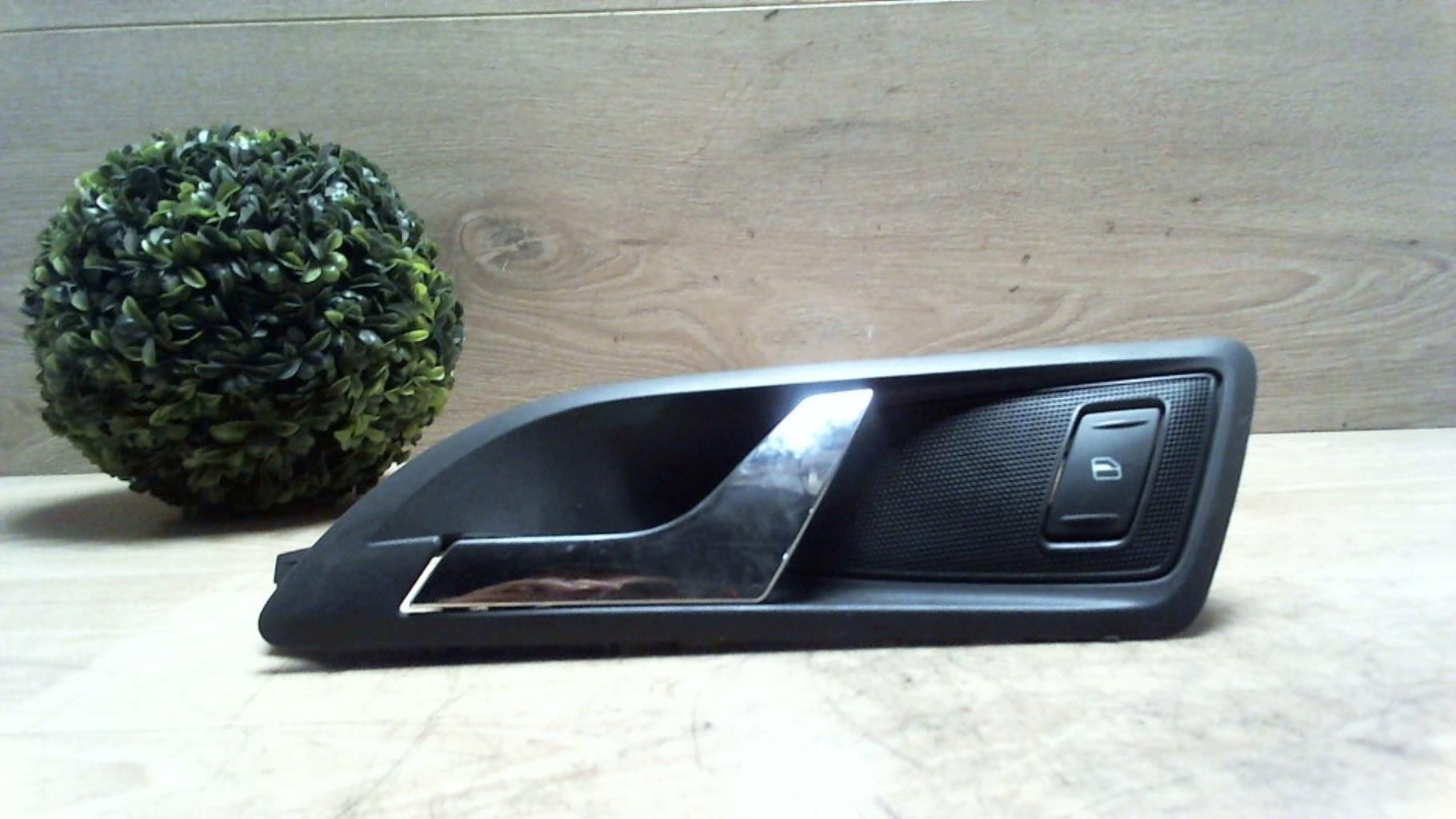 Poignee interieur arriere gauche
