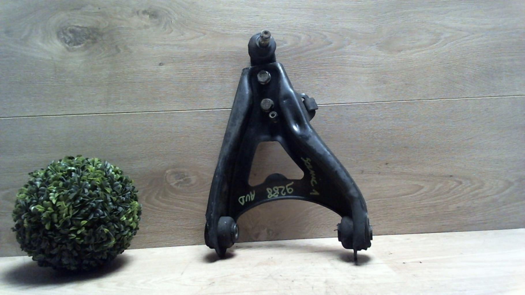 Triangle avant droit