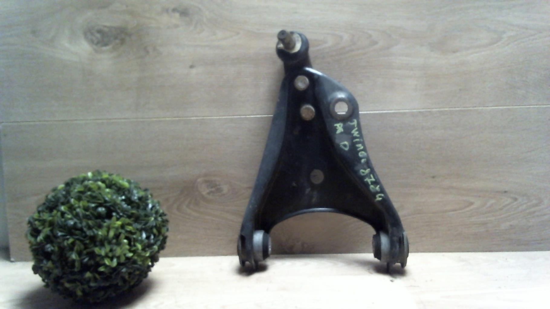 Triangle avant droit