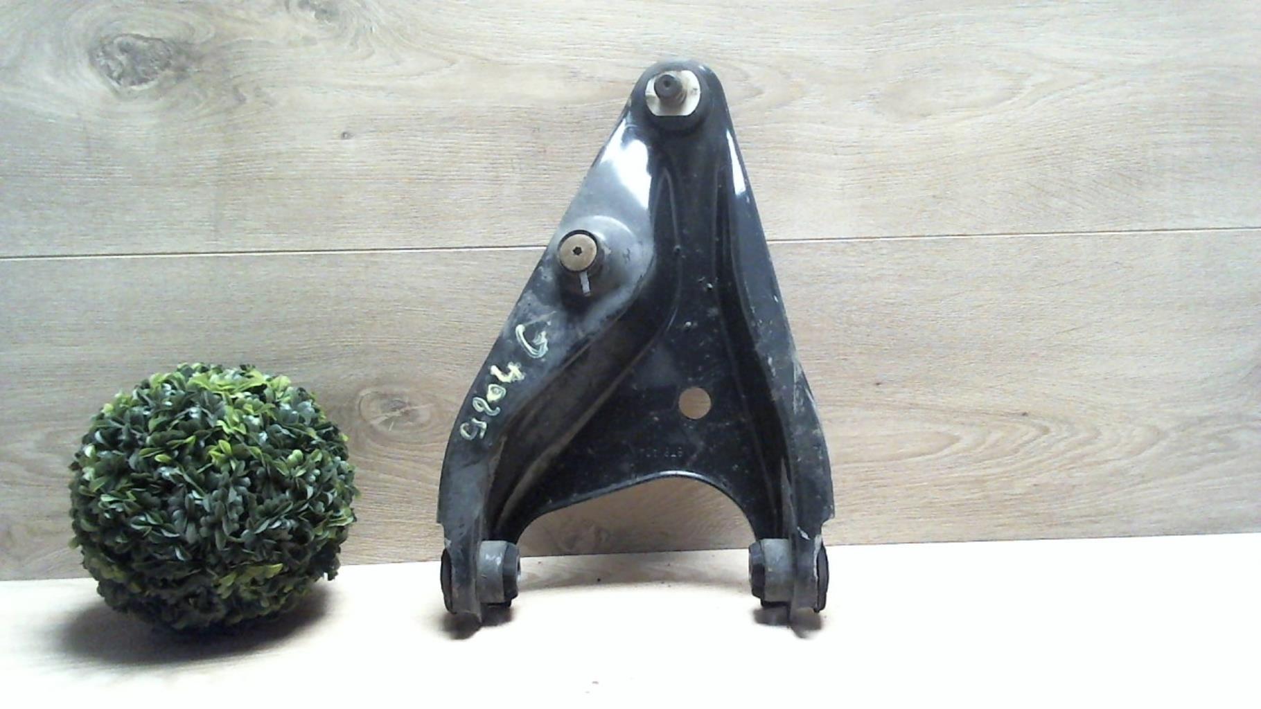 Triangle avant gauche