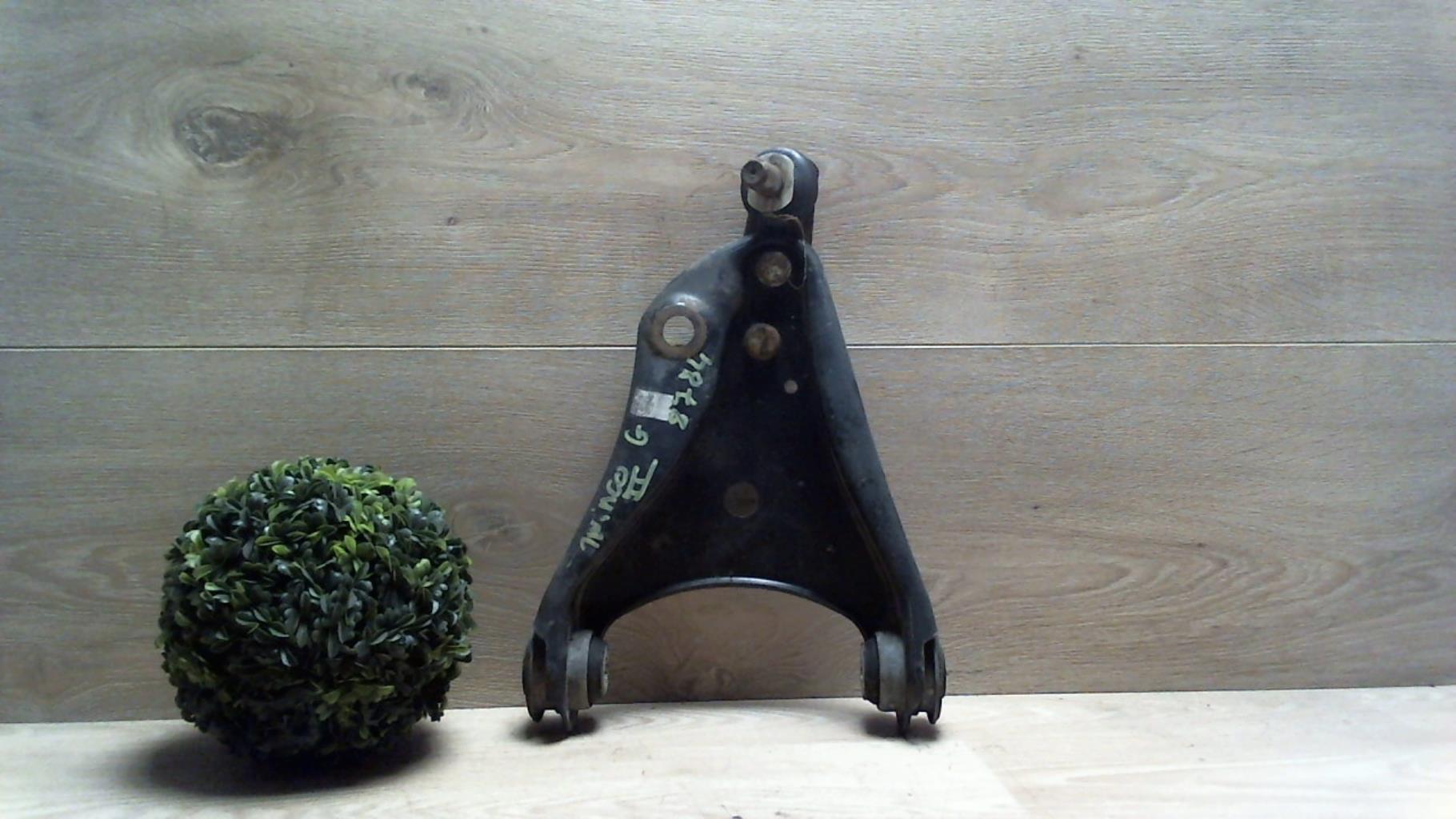 Triangle avant gauche