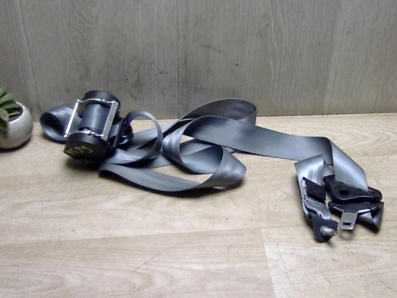 Ceinture arriere droit