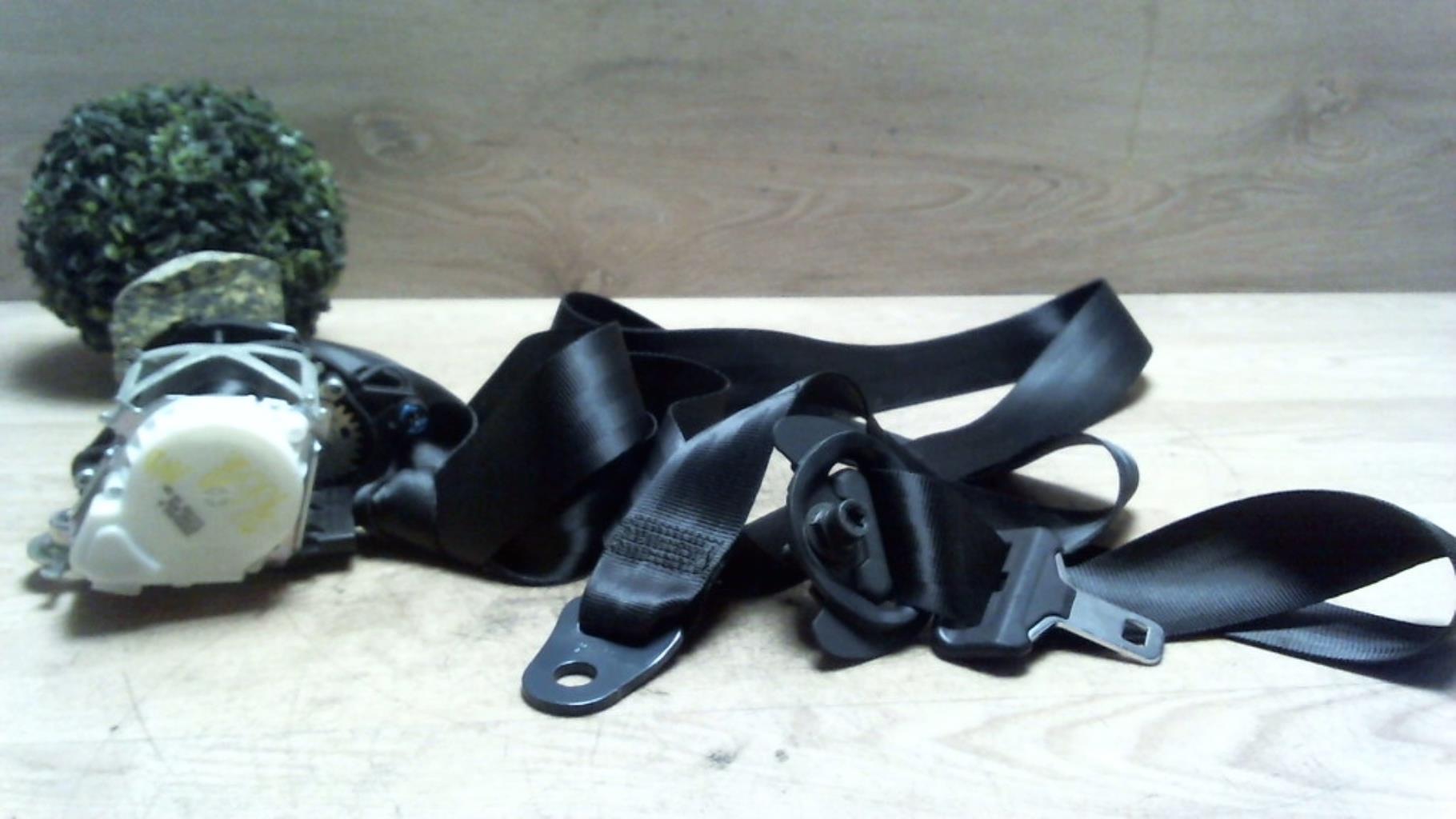 Ceinture avant droit